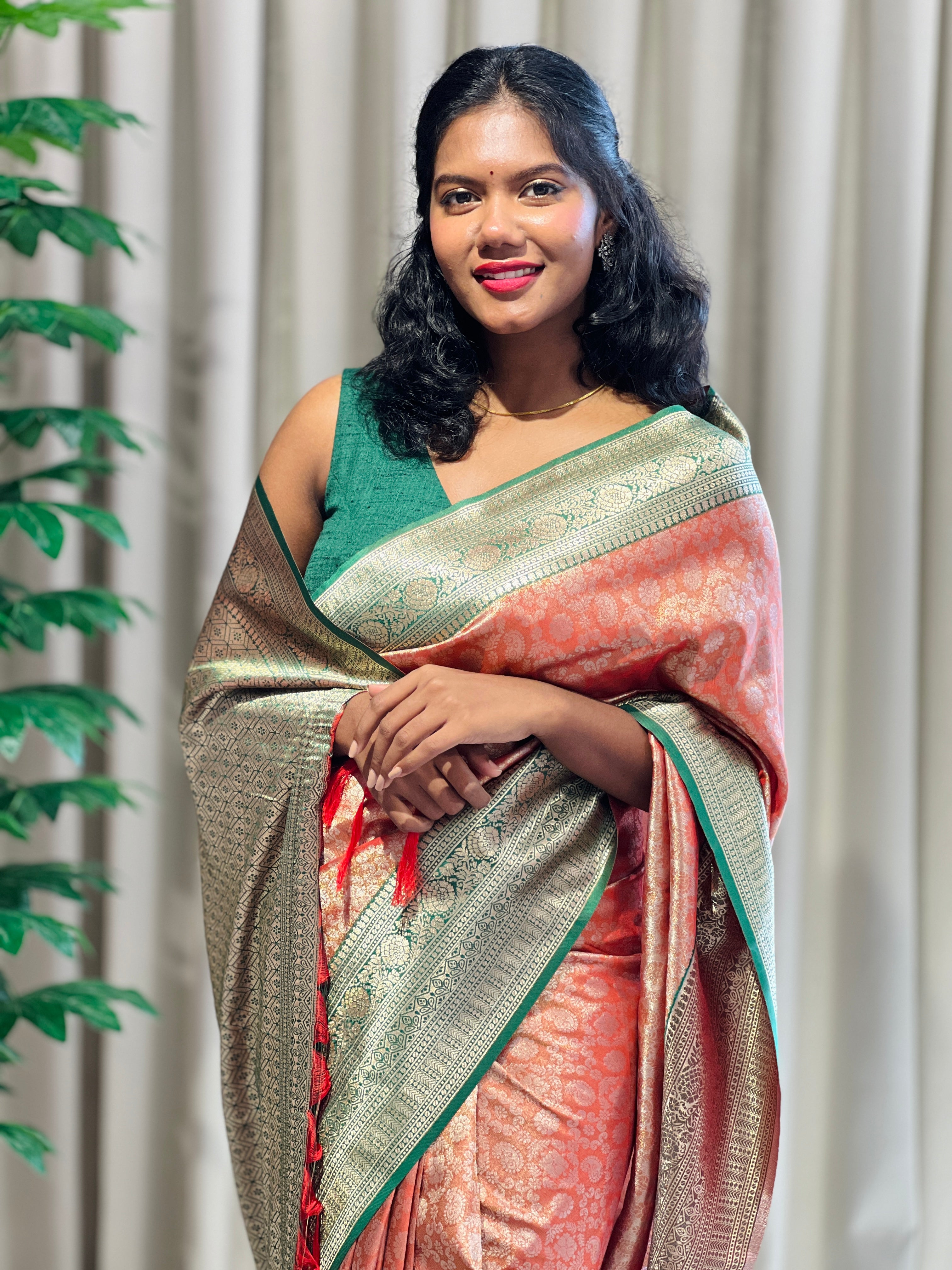 Zari Woven Floral Patterned Banarasi Silk Saree | KAC161