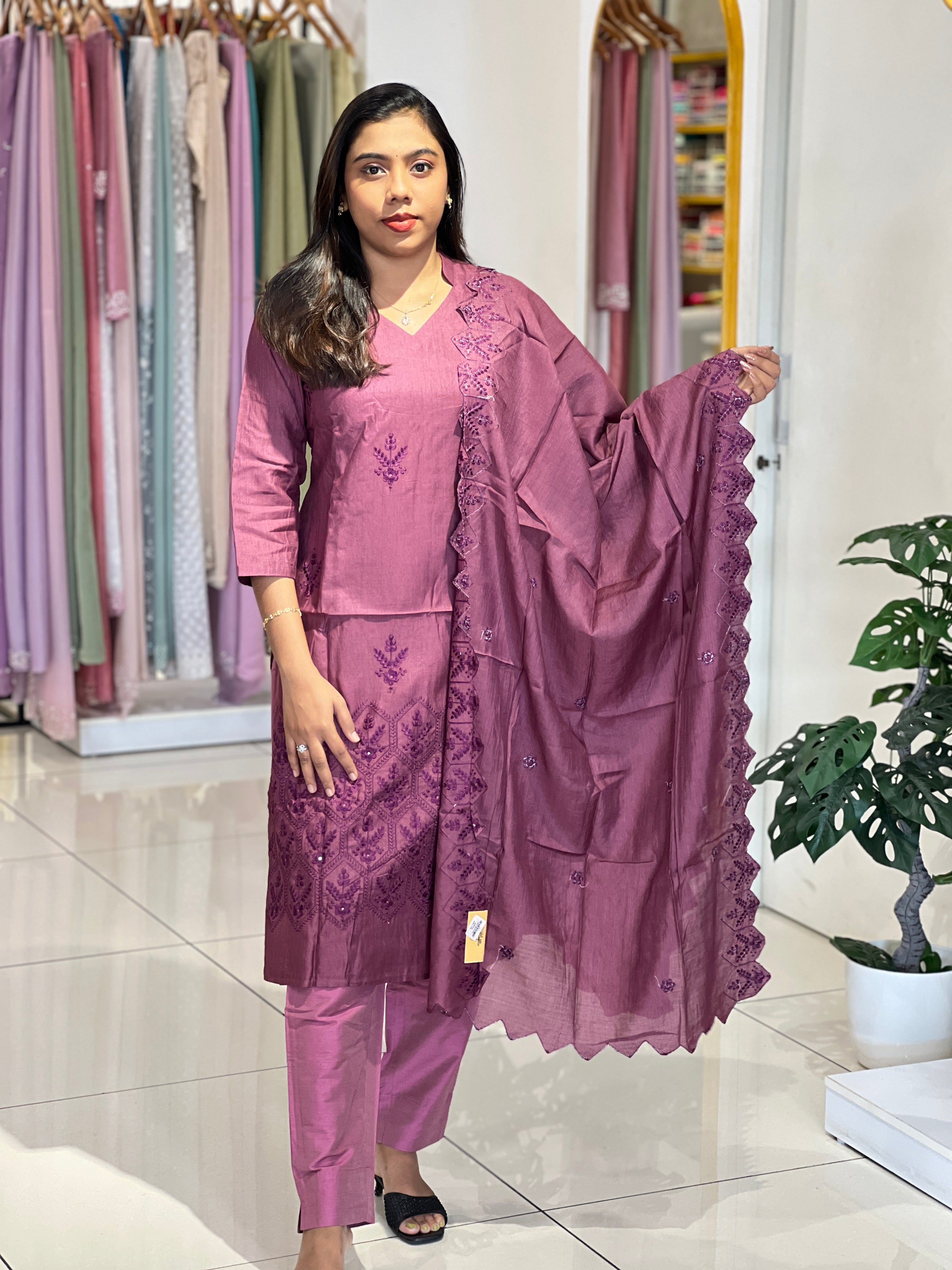 Machine Embroidered Tussar Kurta Set | IHP159