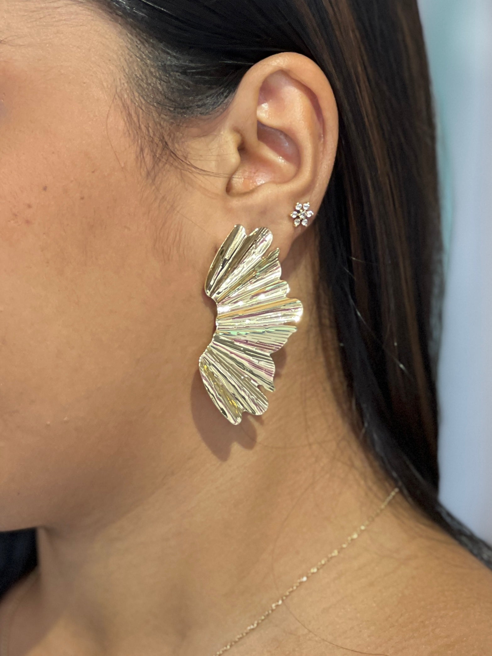 Luxe Shell Wing Studs | JE122