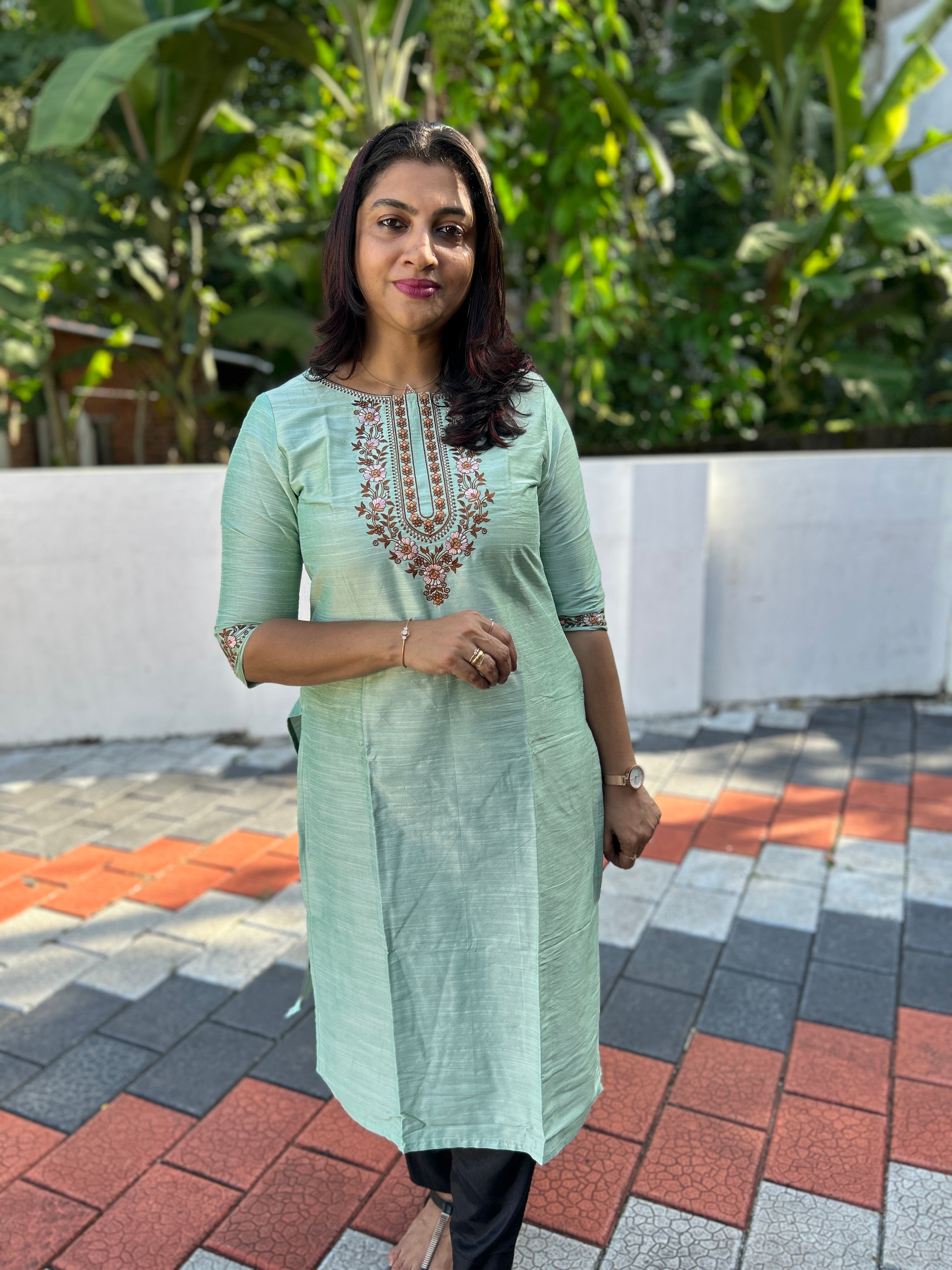 Floral Jaal Designed Silk Cotton Kurta | RGA125