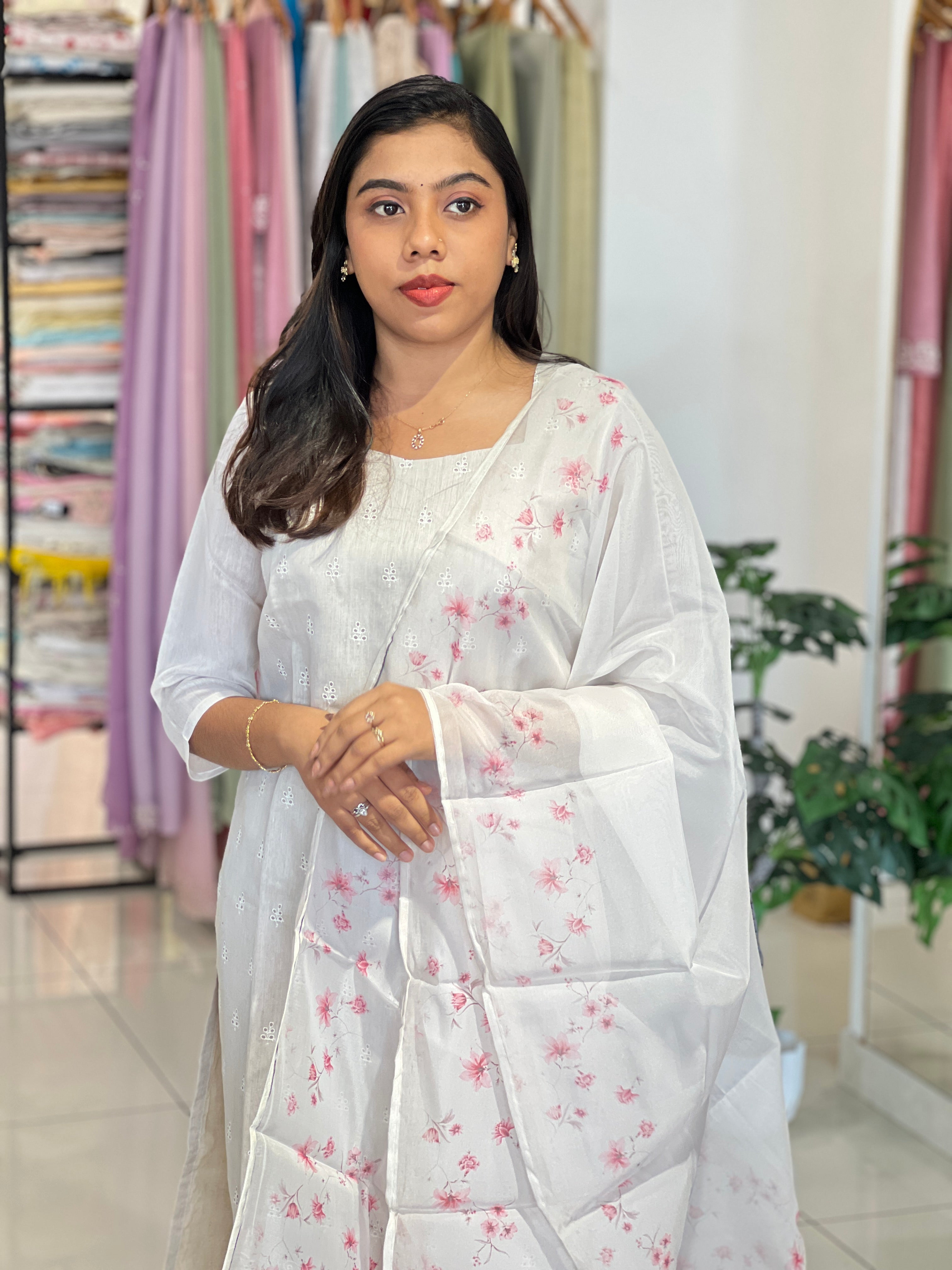 Floral Embroidery Schiffli Chanderi Kurta Set | IHP101