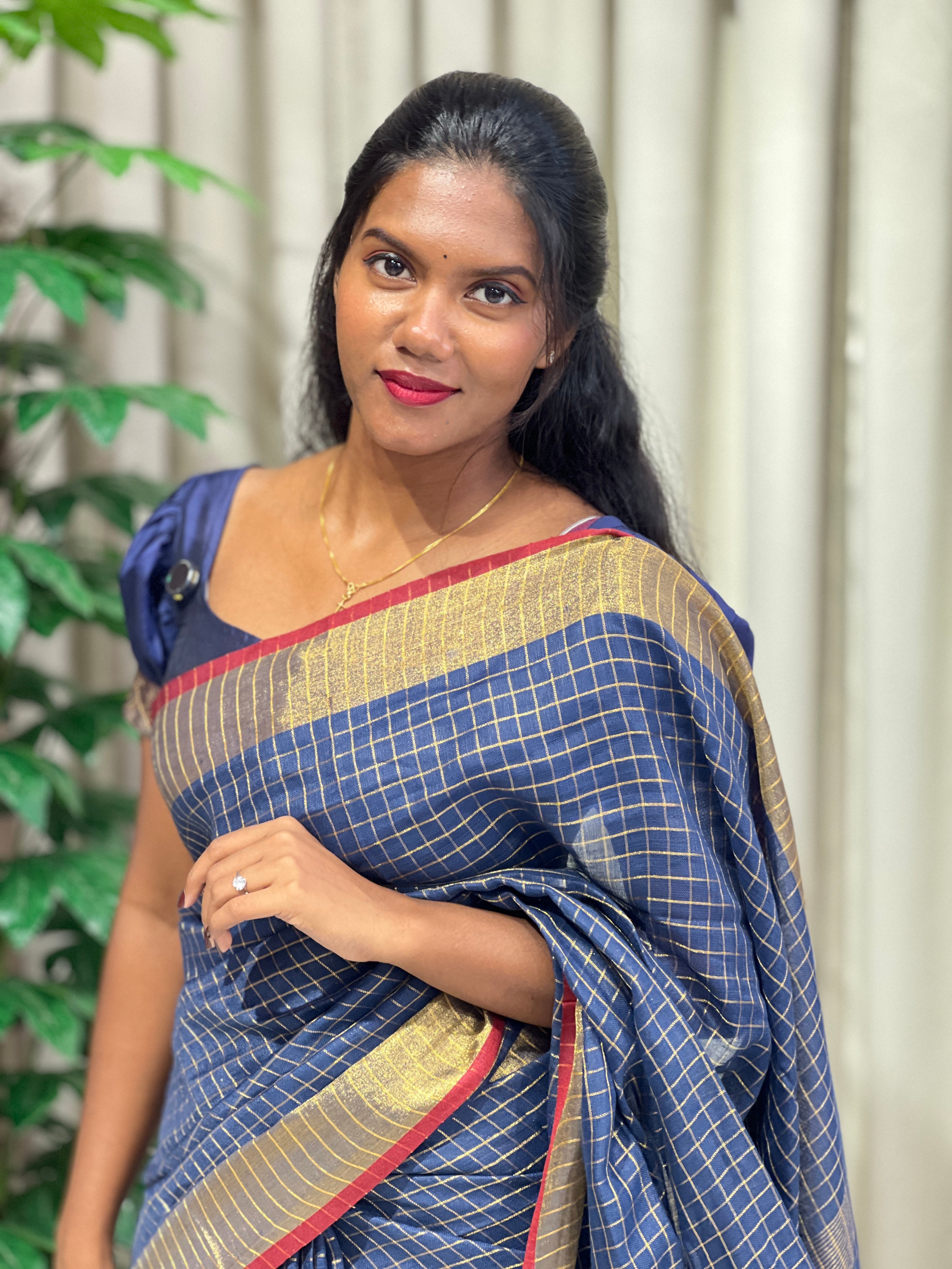 Check Weaved Semi Linen Saree | EVA101