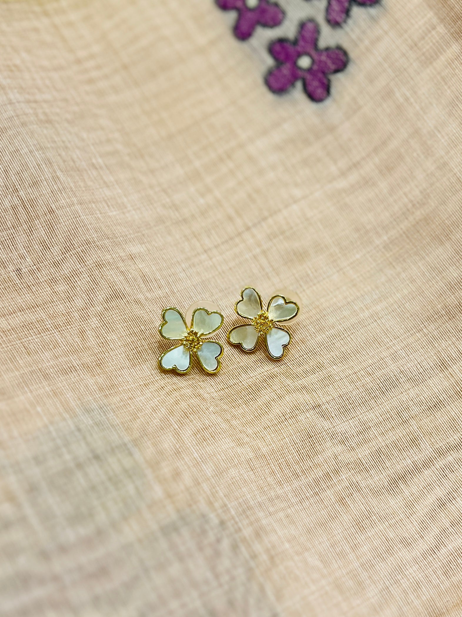 Ivory Blossom Stud Earrings | JE124