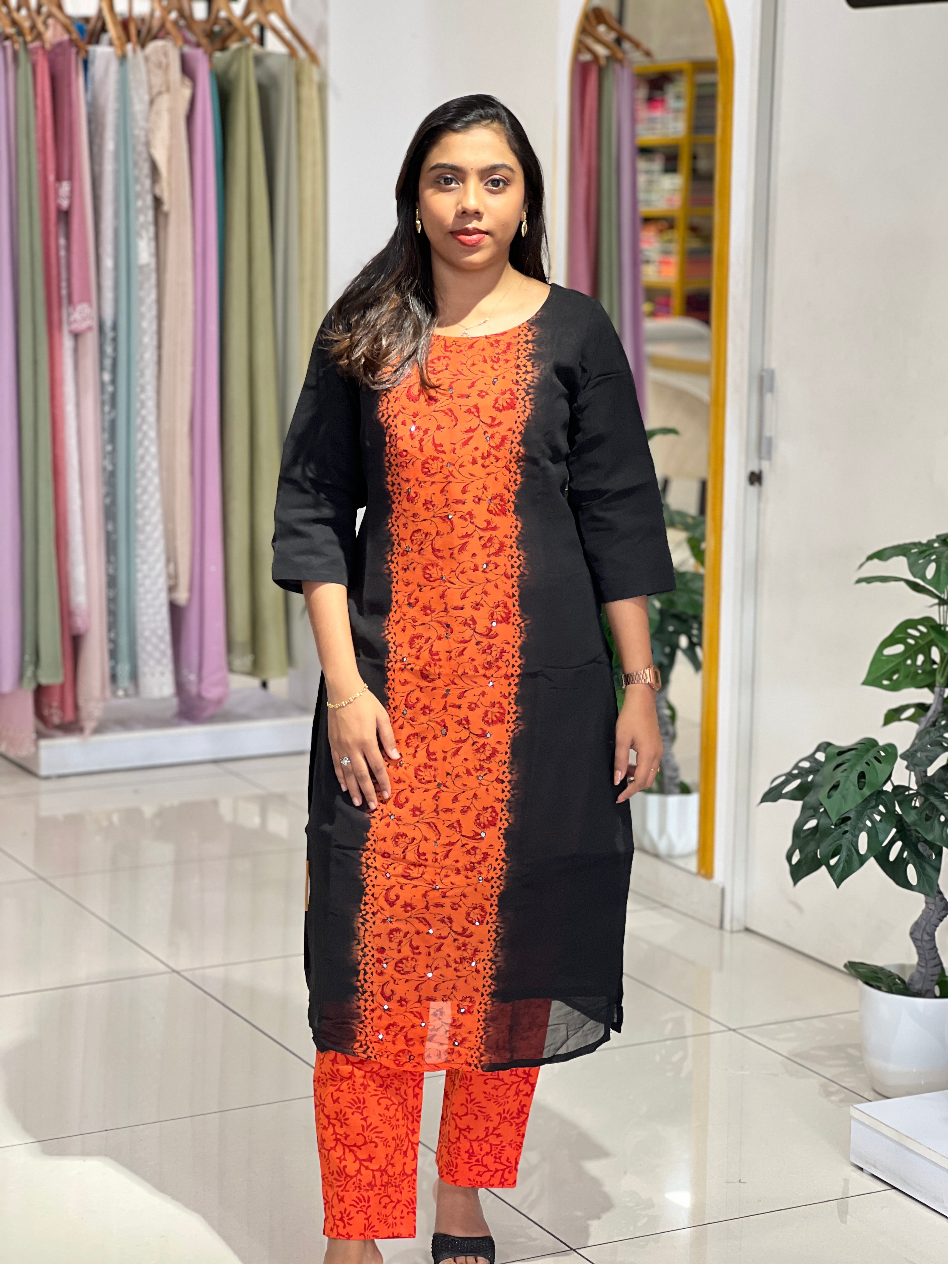 Floral Printed Pattern Georgette Kurta Set | IHP157