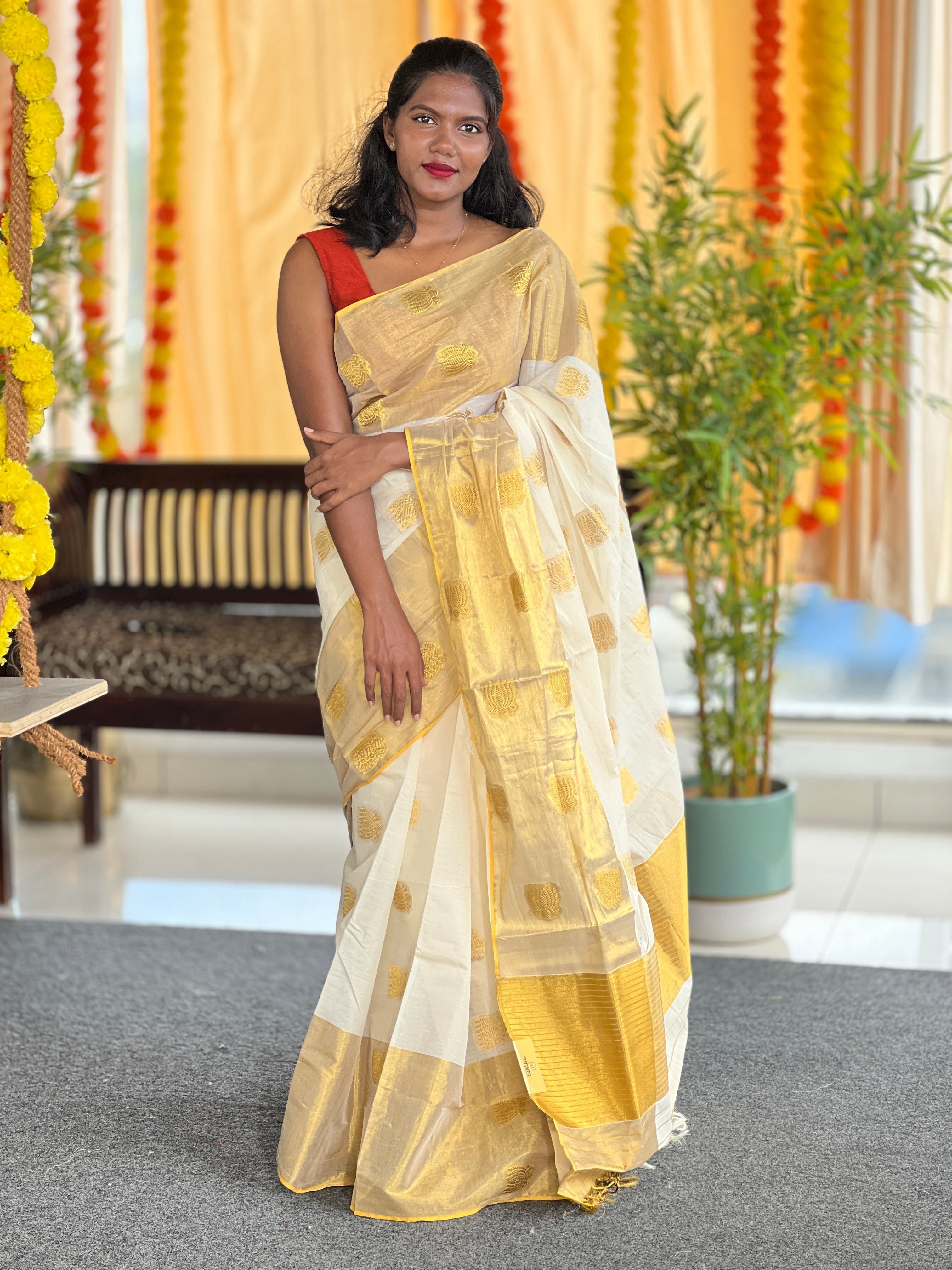 Zari Lotus Weaved Kerala Cotton Saree | KL373