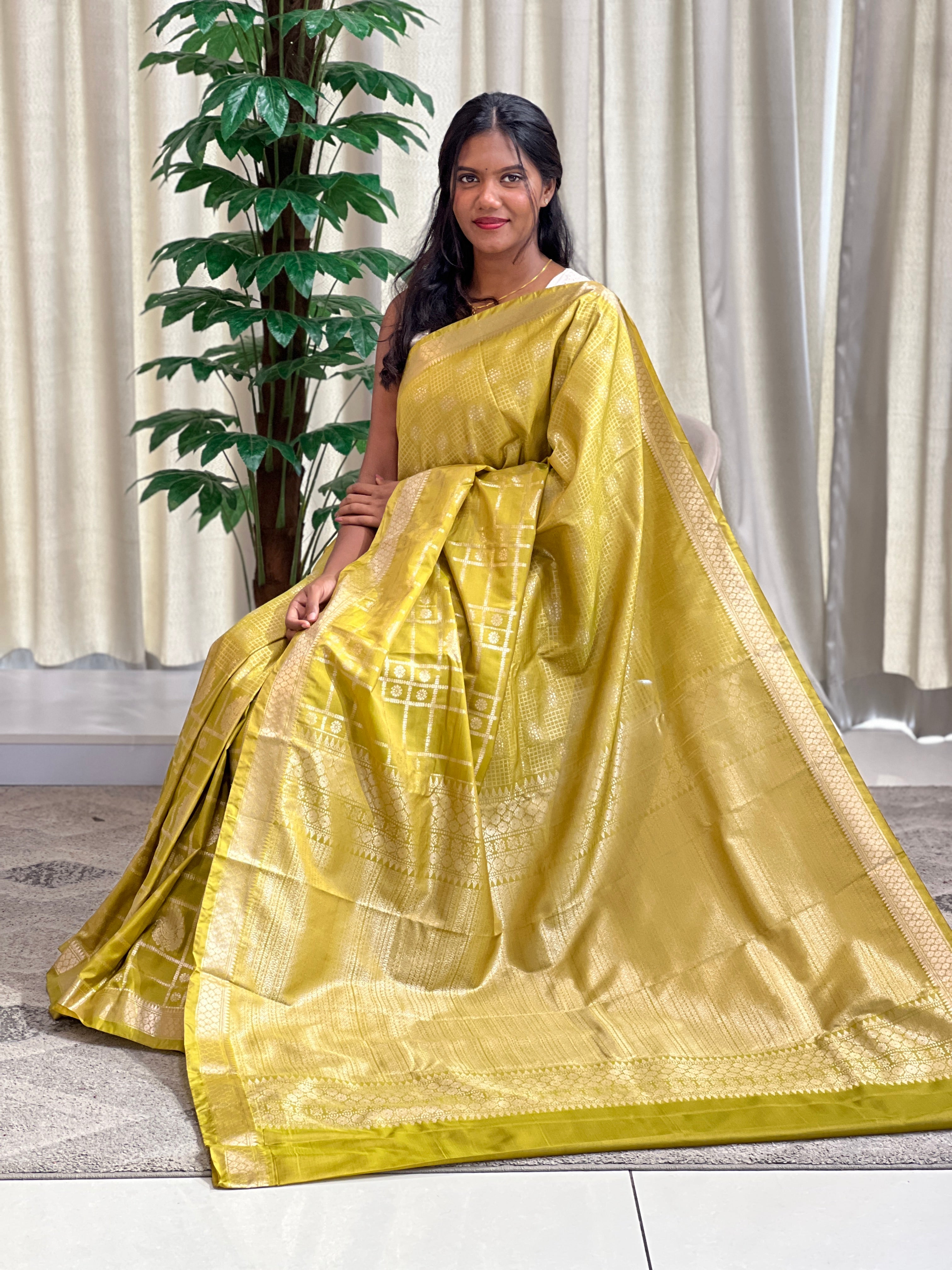 Khatam Pattern Semi Soft Silk Saree | RVS318