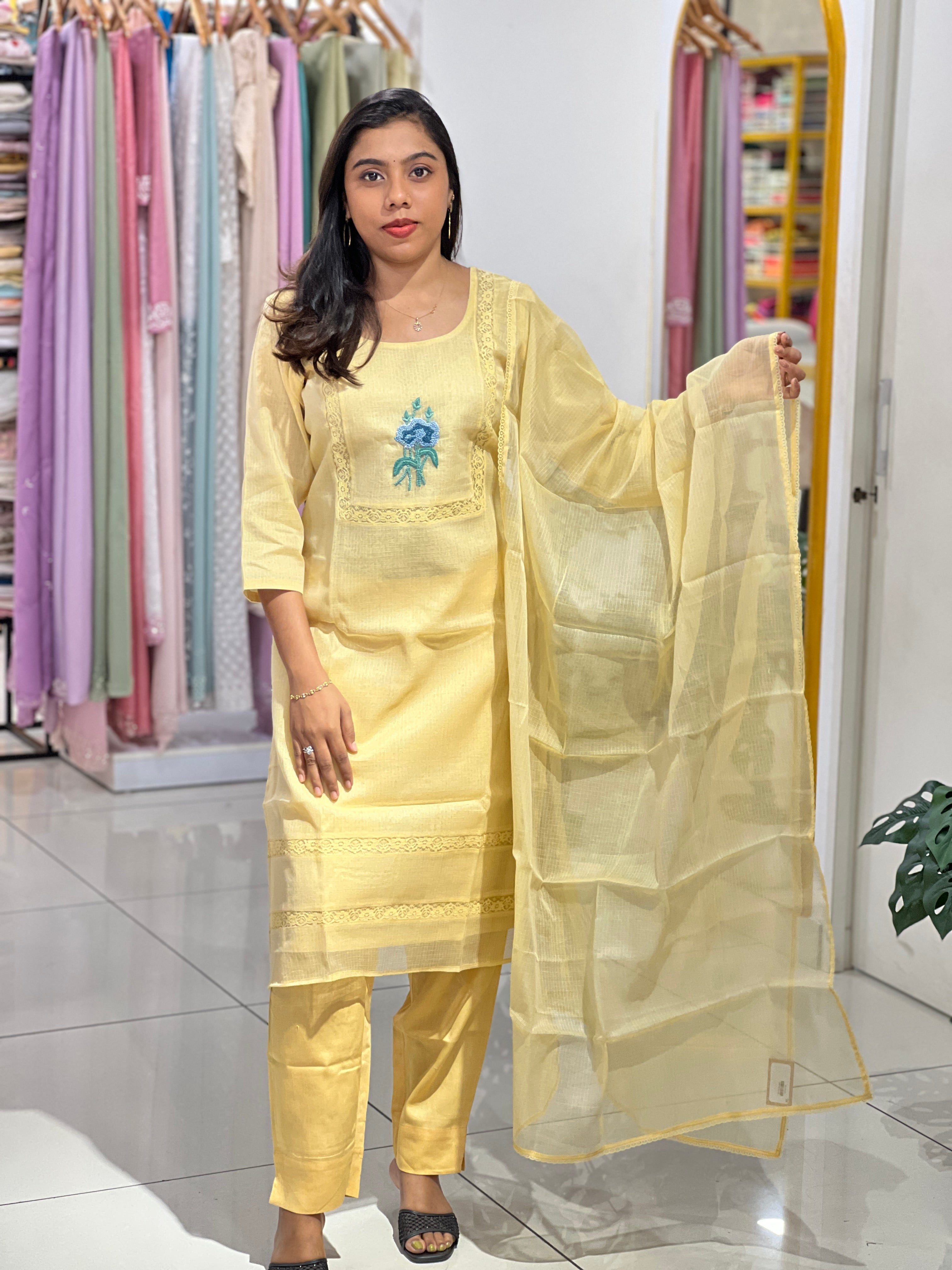 Yoke Hand Embroidery Highlighted Silkykota Kutraset | IHP183