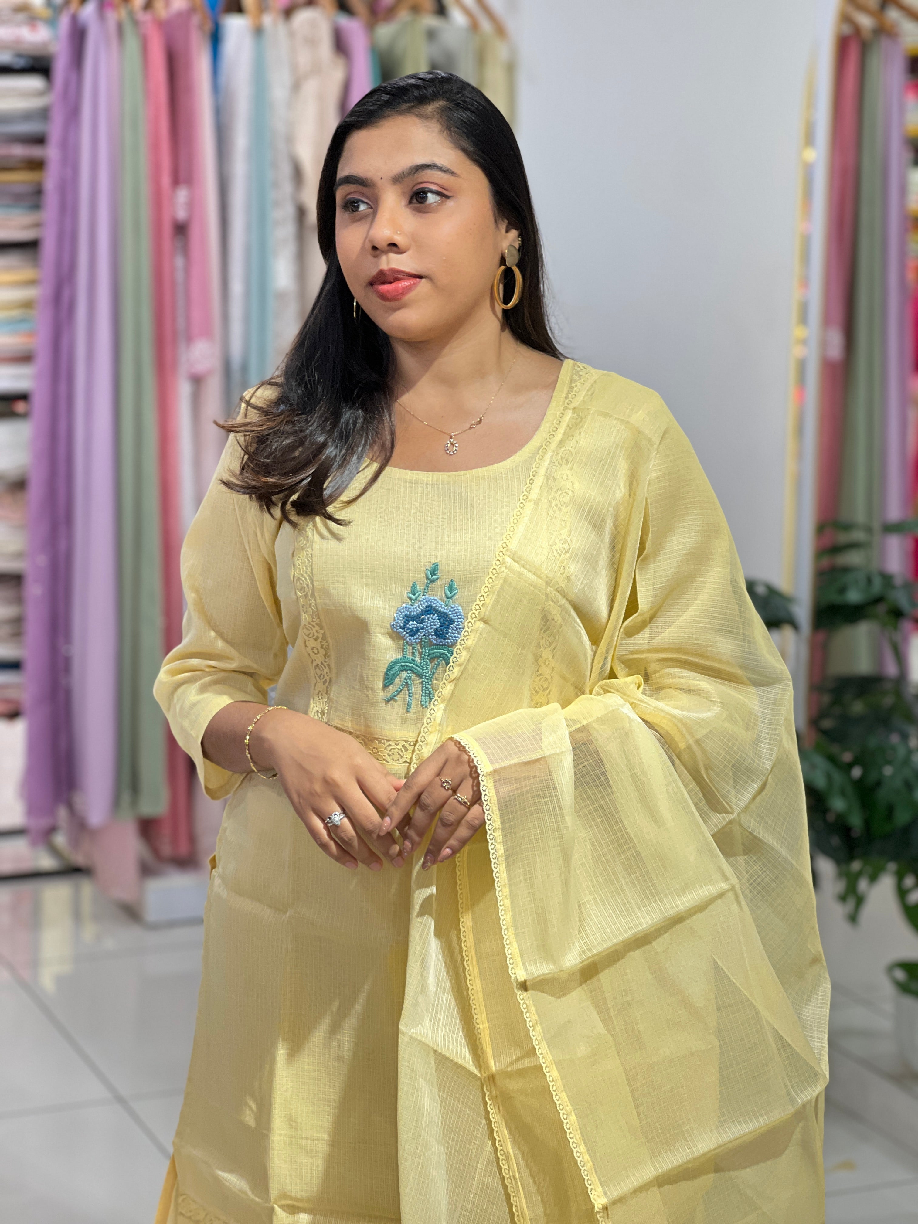 Yoke Hand Embroidery Highlighted Silkykota Kutraset | IHP183