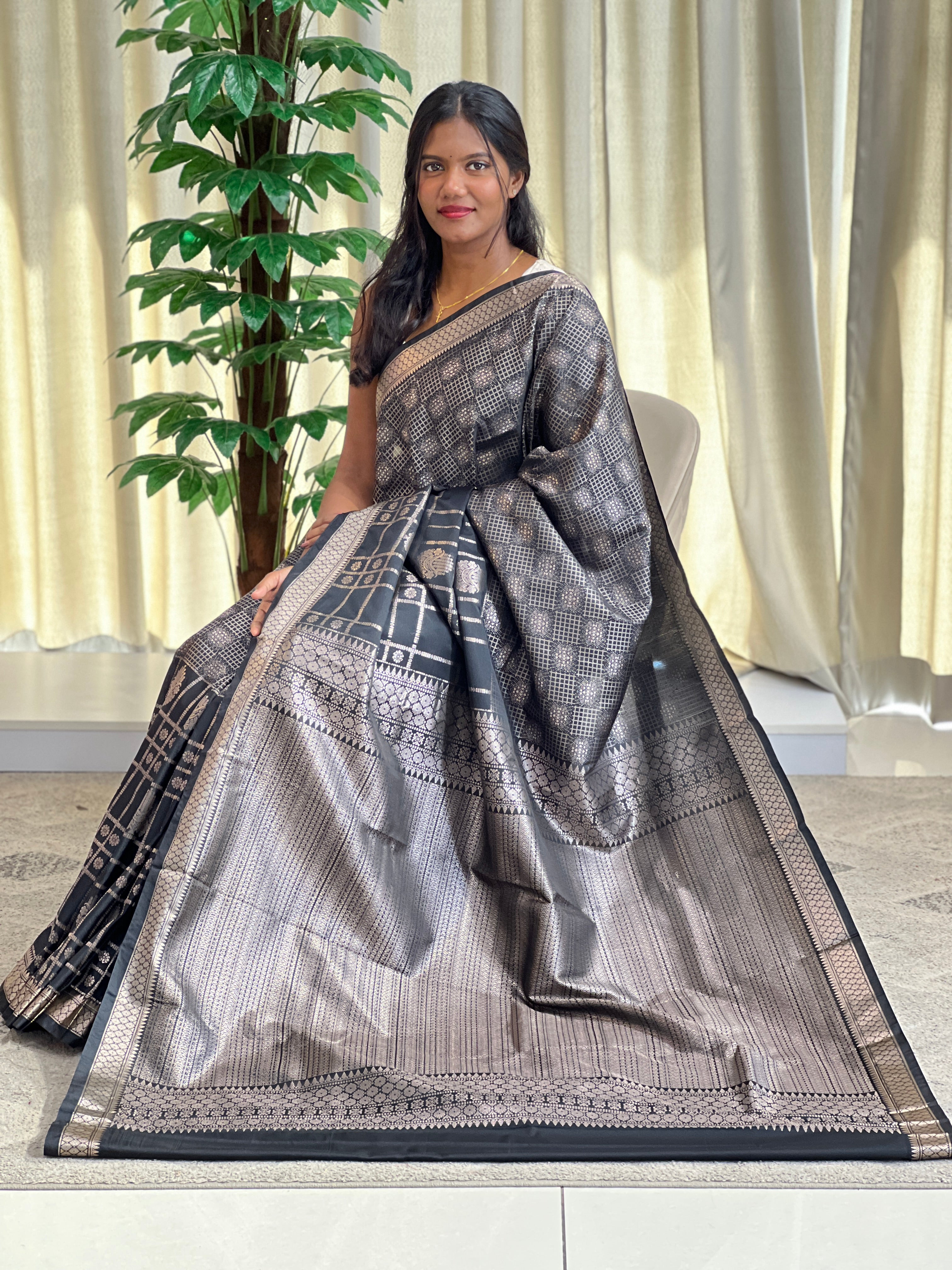 Khatam Pattern Semi Soft Silk Saree | RVS315