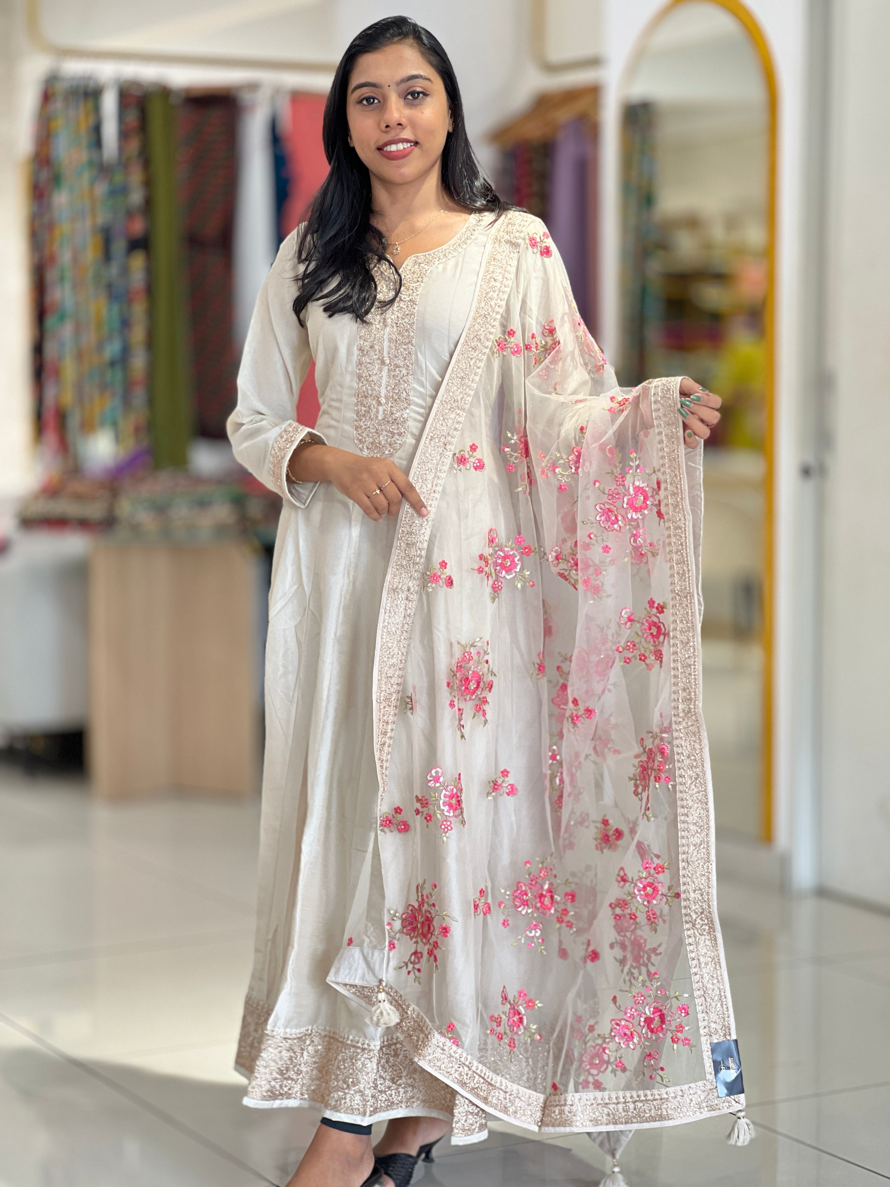 Zari Embroidered Dola Silk Kurta Top & Dupatta |FW280