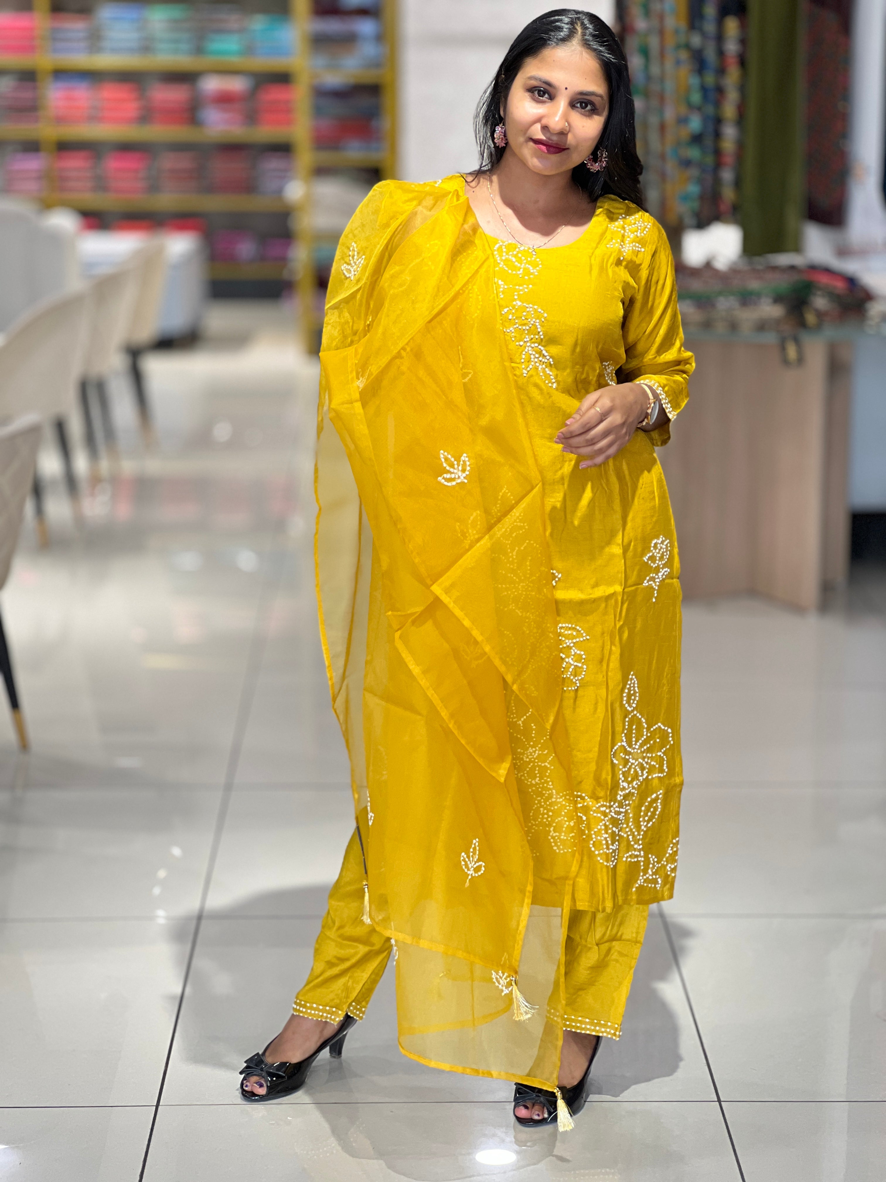 Hand Embroidery Muslin Finish Kurta Set | FW302