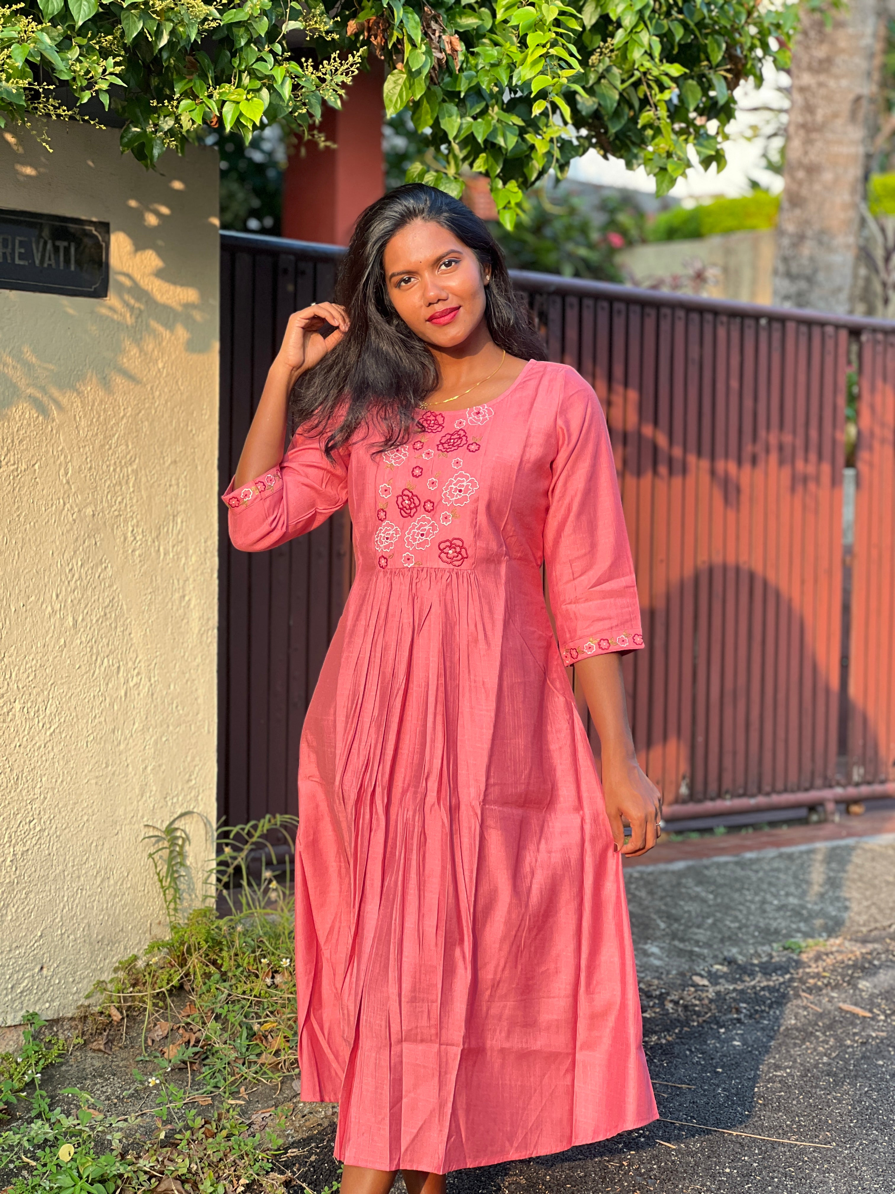 Floral Computerized Embroidered Rayon Cotton Kurta | VSI135