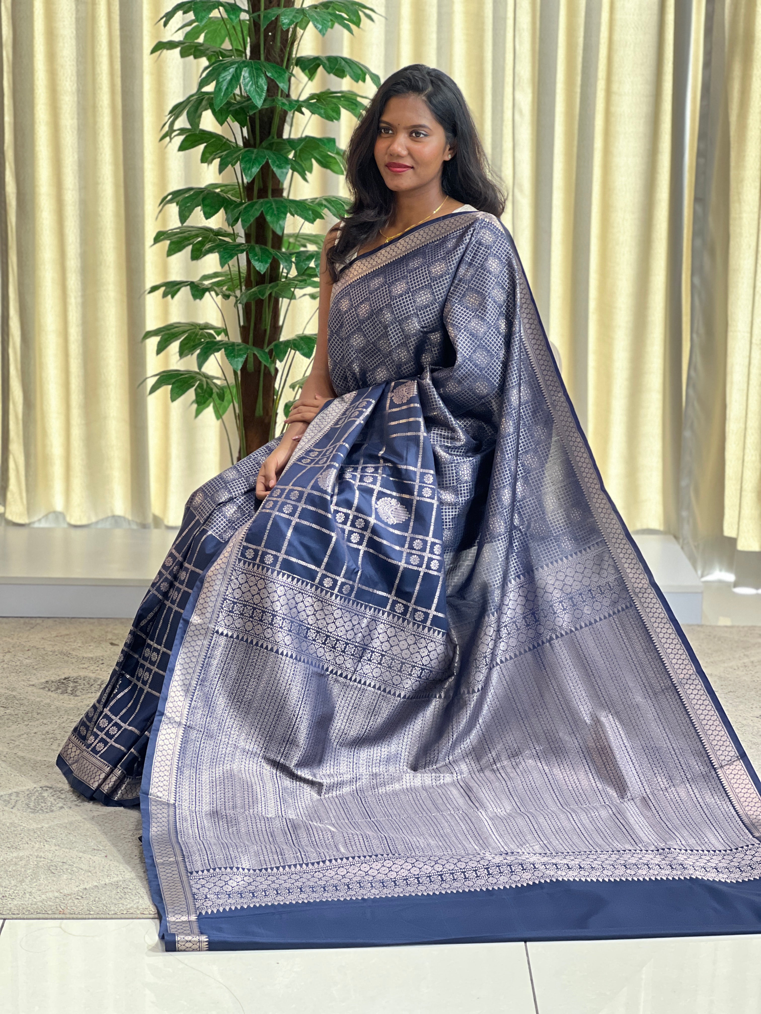 Khatam Pattern Semi Soft Silk Saree | RVS317