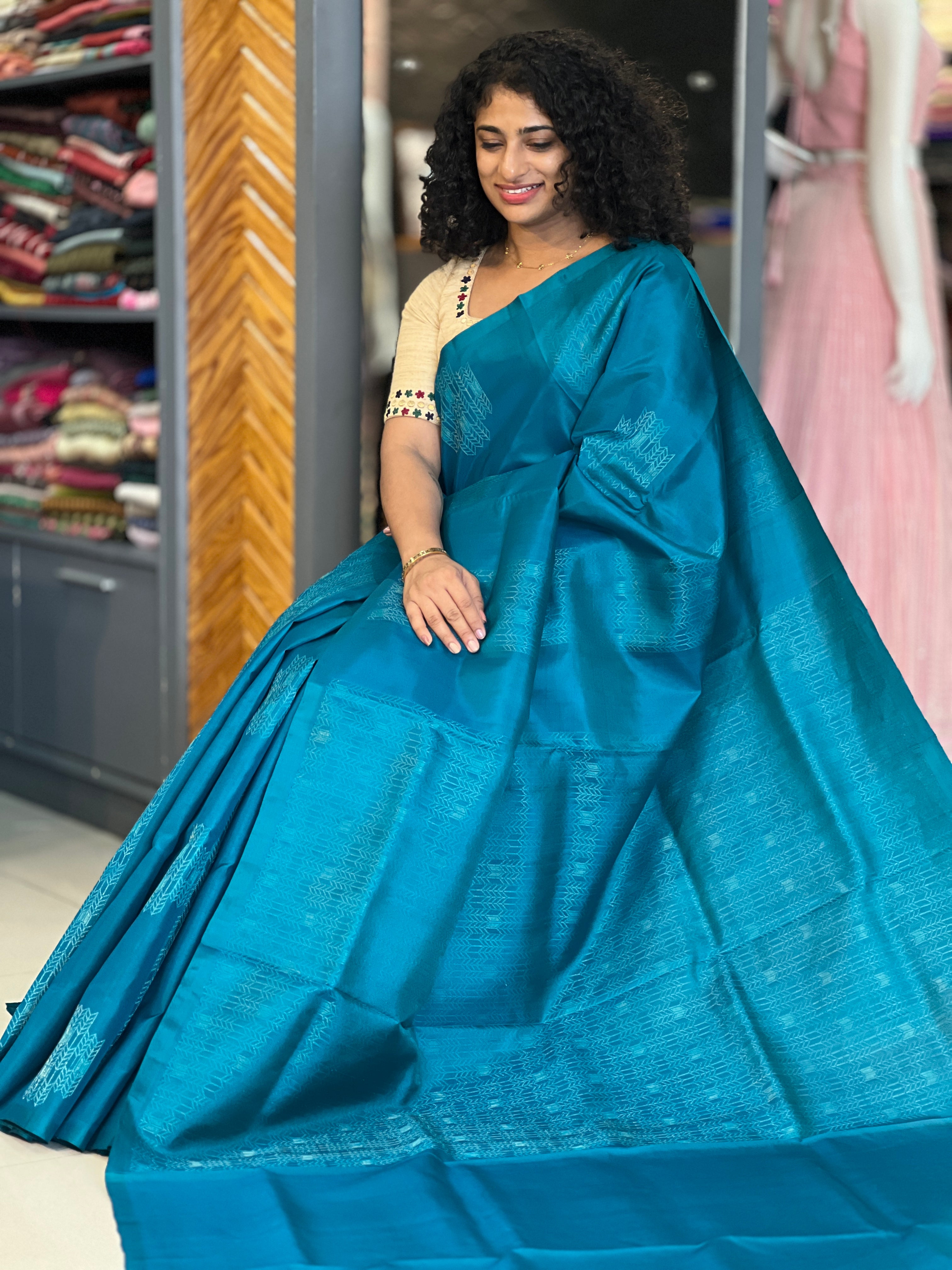 Zari Weaving Pattern Kanchipuram Saree | PSS106