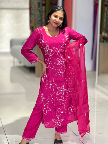 Hand Embroidery Muslin Finish Kurta Set | FW316