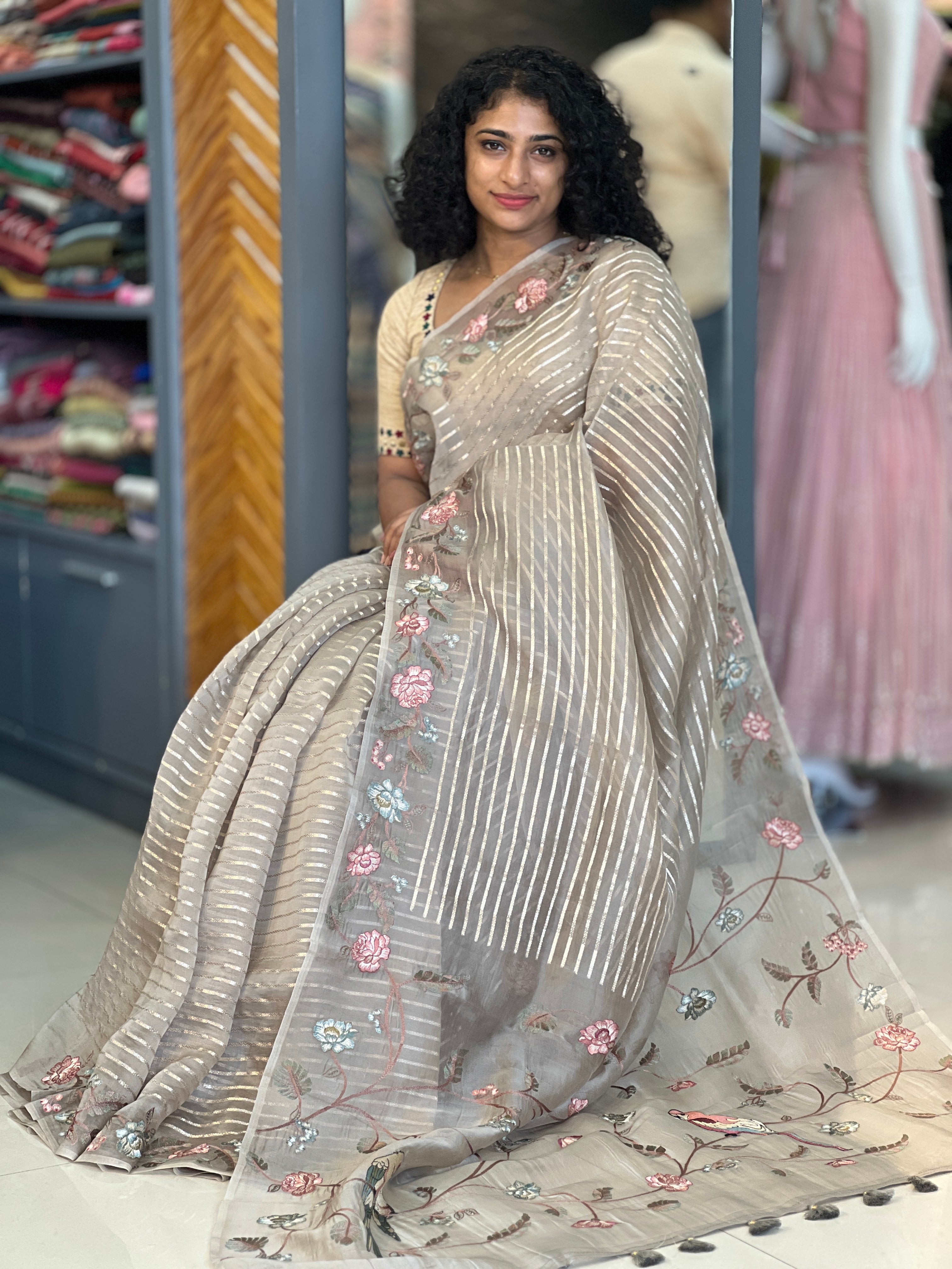 Banarasi Weaving Pattern Organza Saree | SMC148