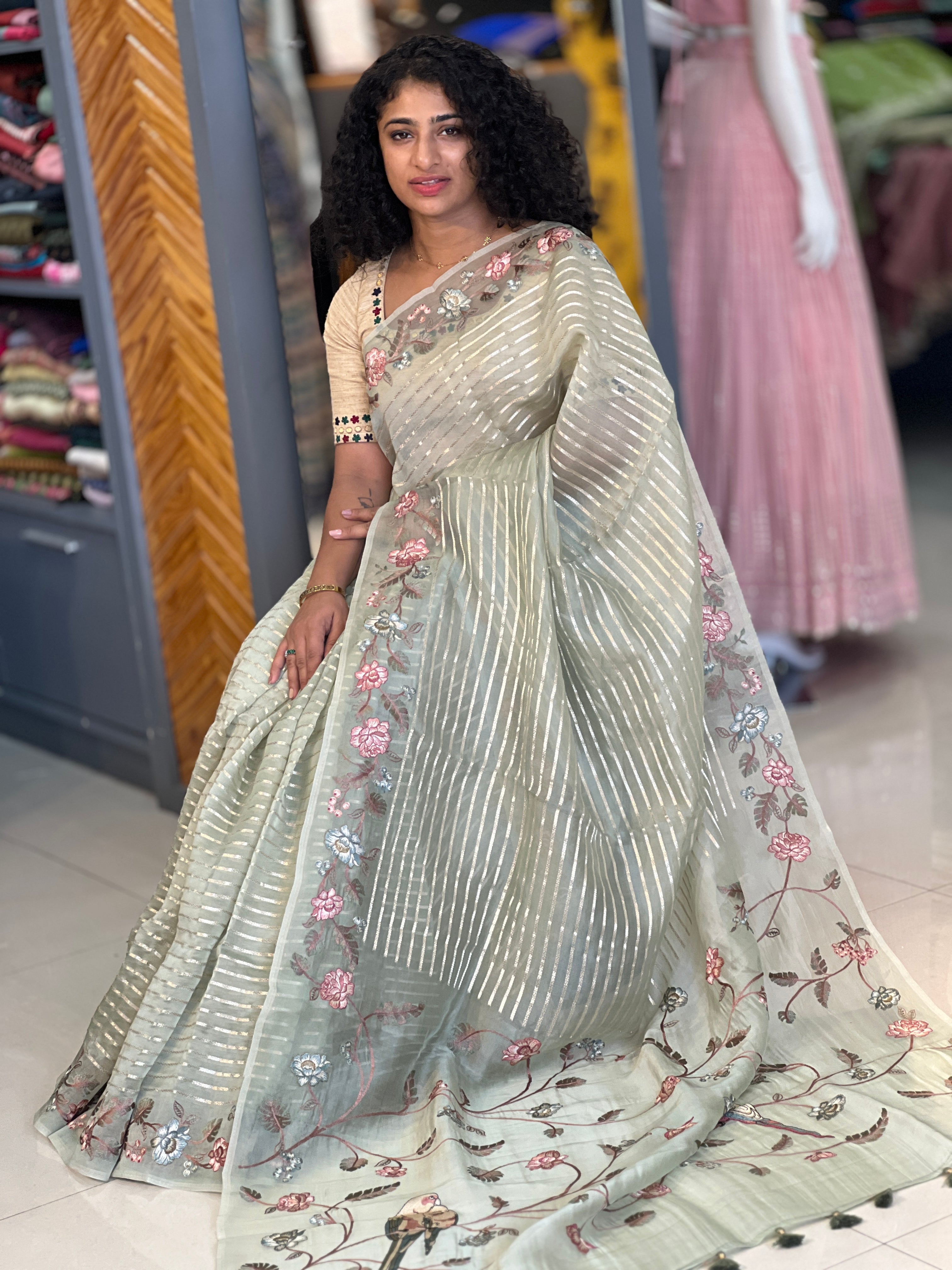 Banarasi Weaving Pattern Organza Saree | SMC148
