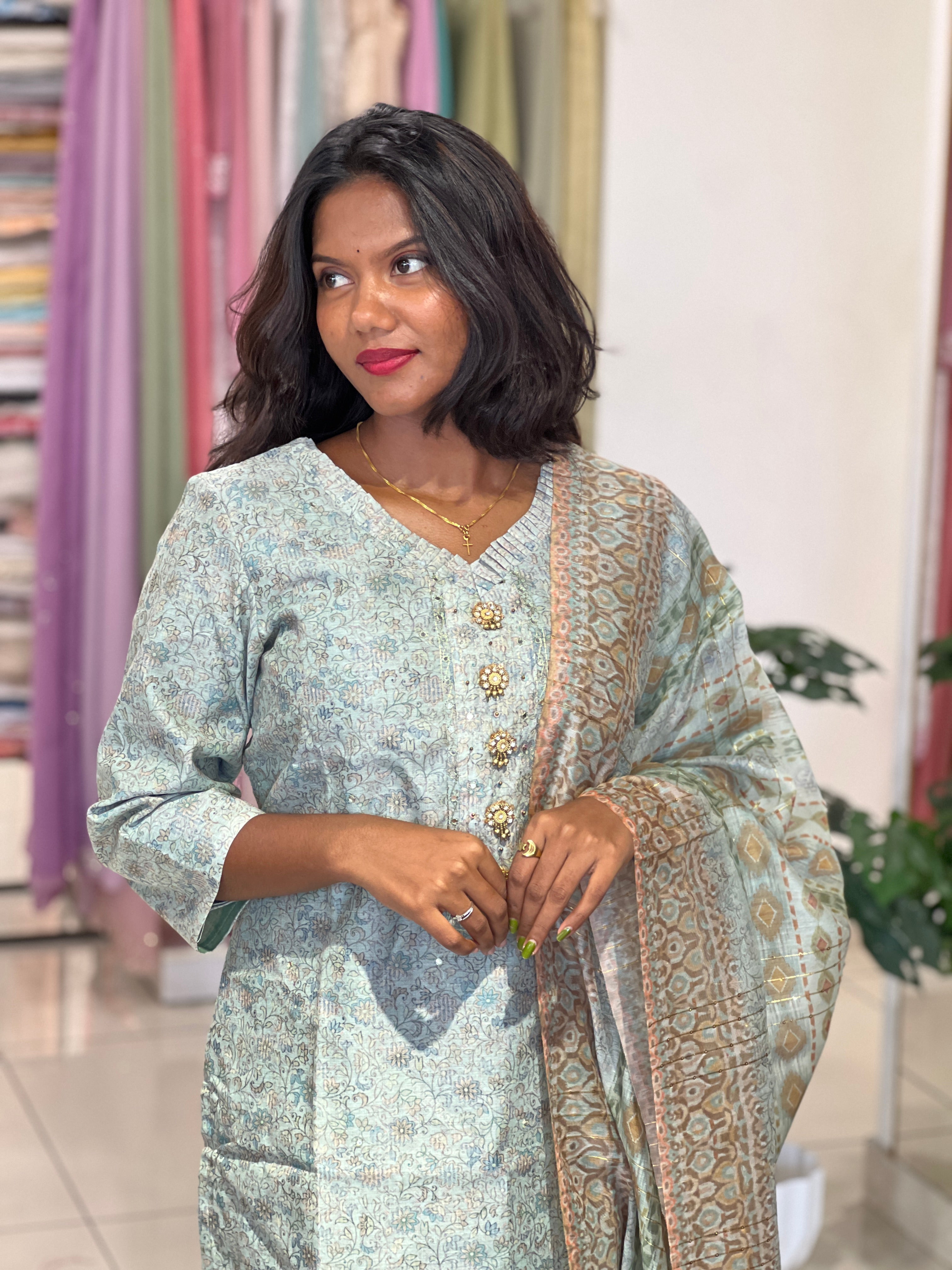 Floral Printed Chanderi Finish Kurta Set | IHP148