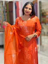 Hand Embroidery Muslin Finish Kurta Set | FW304