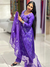 Hand Embroidery Muslin Finish Kurta Set | FW308