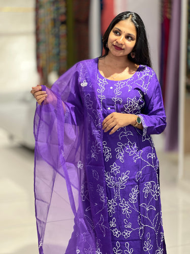 Hand Embroidery Muslin Finish Kurta Set | FW308