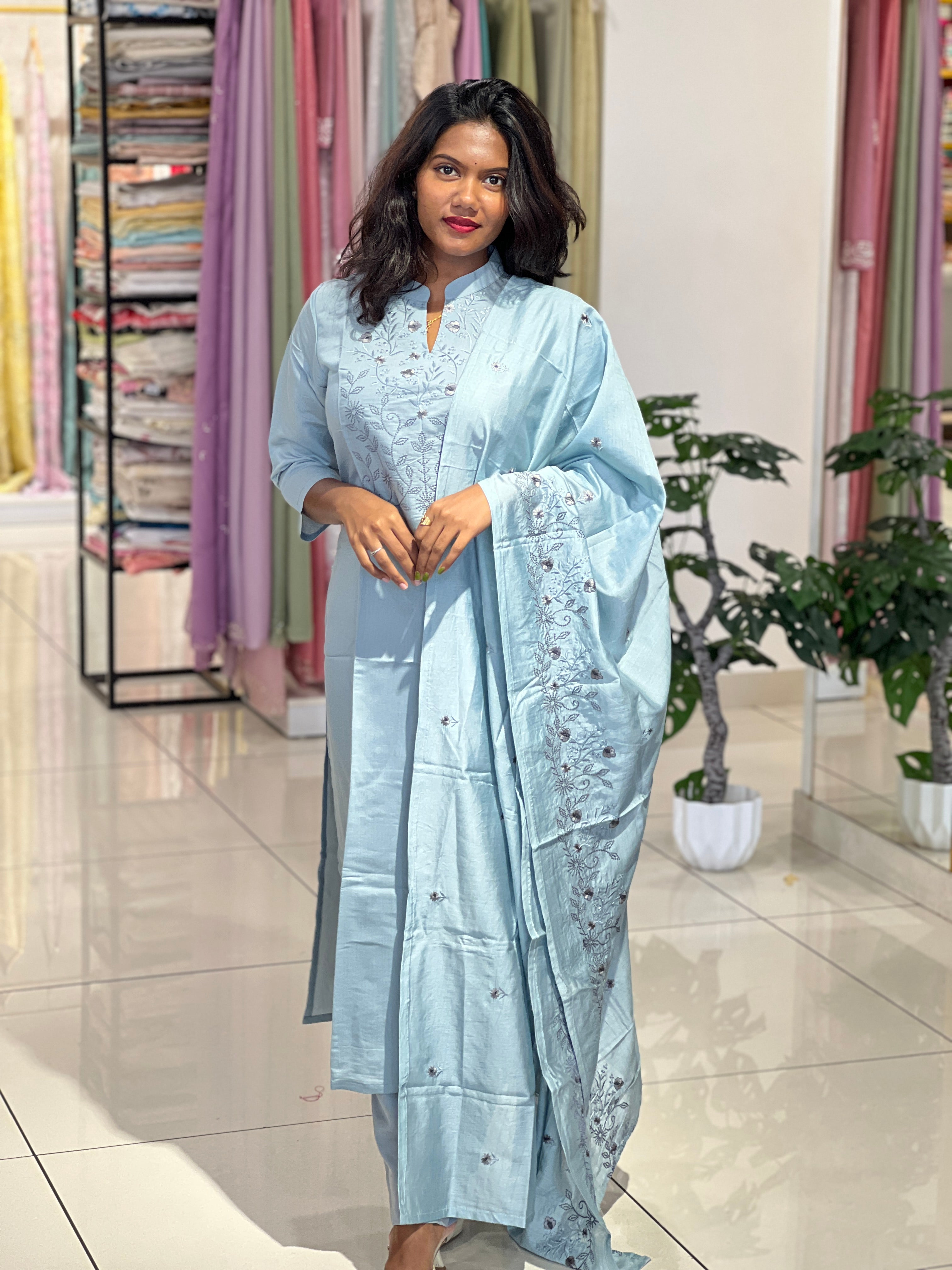 Machine Embroidery Pattern Semi Tussar Kurta Set | IHP118