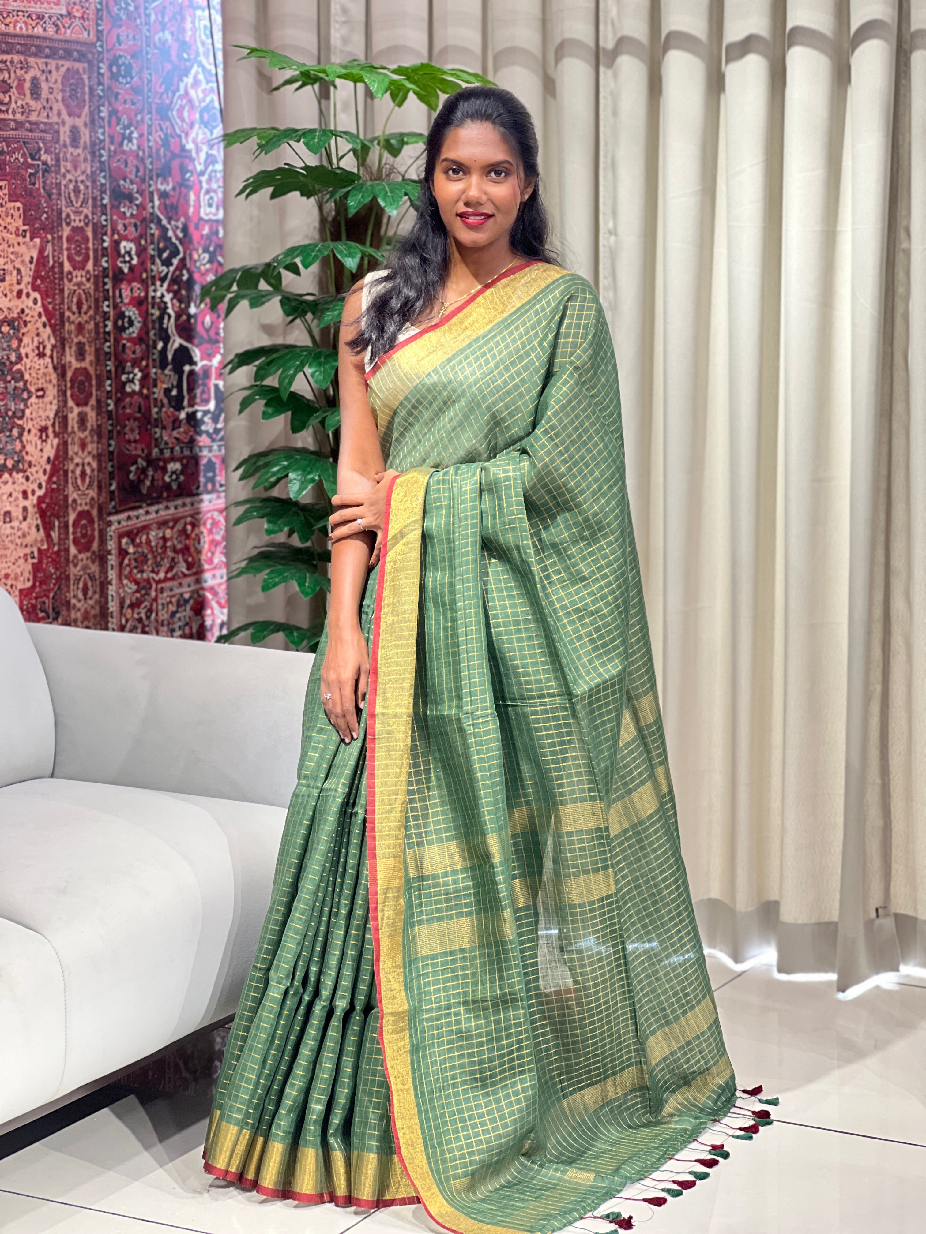 Check Weaved Semi Linen Saree | EVA102