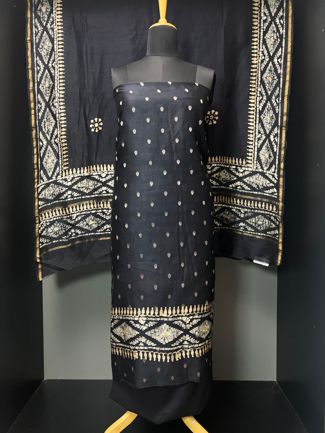 Banarasi & Batik Patterned Chanderi Silk Salwar Set | LV411