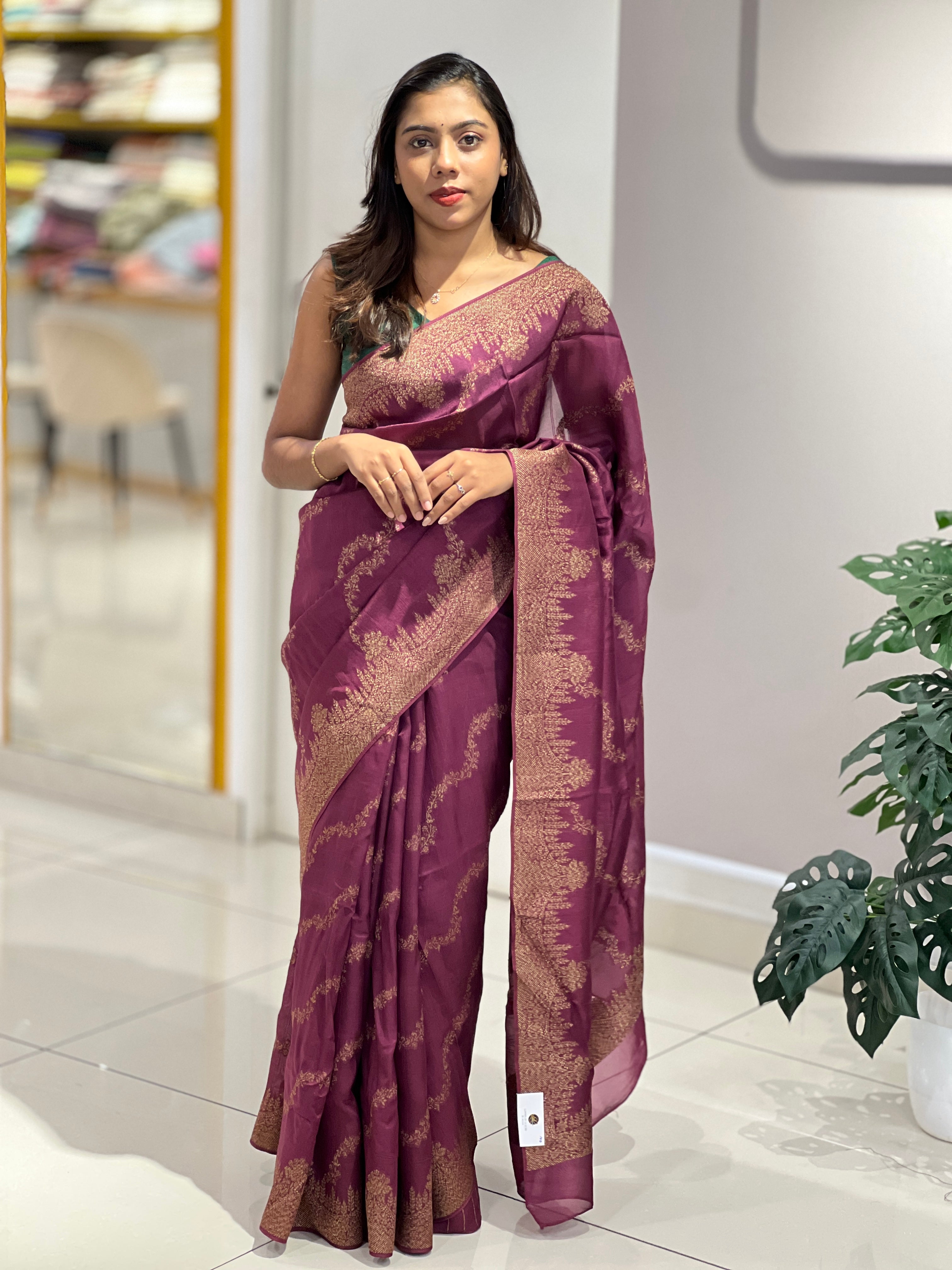 Zari And Thread Woven Banarasi Silk Saree | YNG797