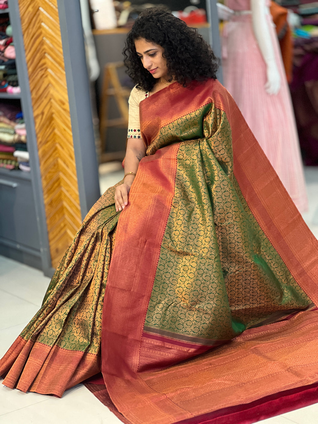 Hand Woven Kanchipuram Saree | BAS120