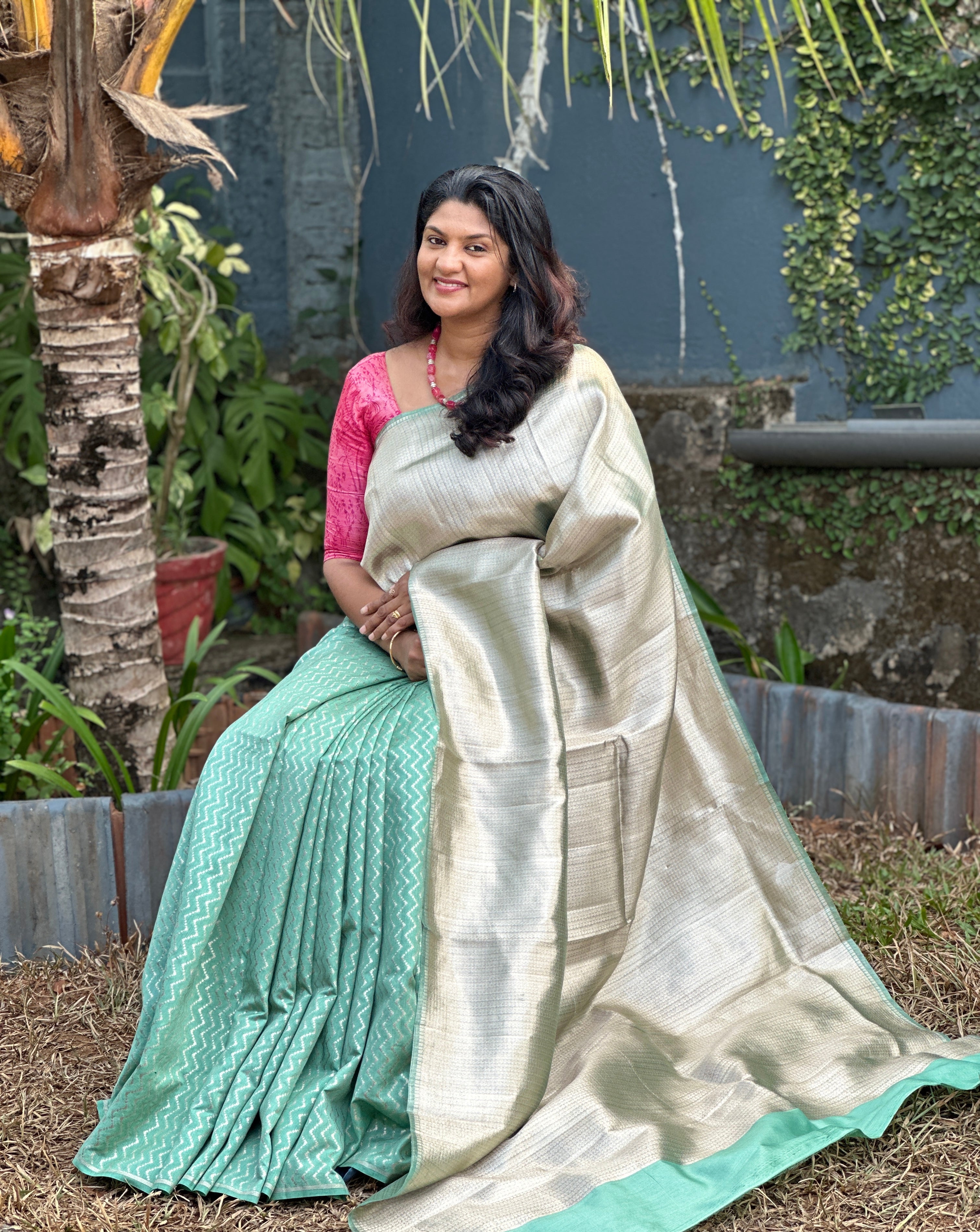 Brocade Weaved Tissue Banarasi Saree | YNG172