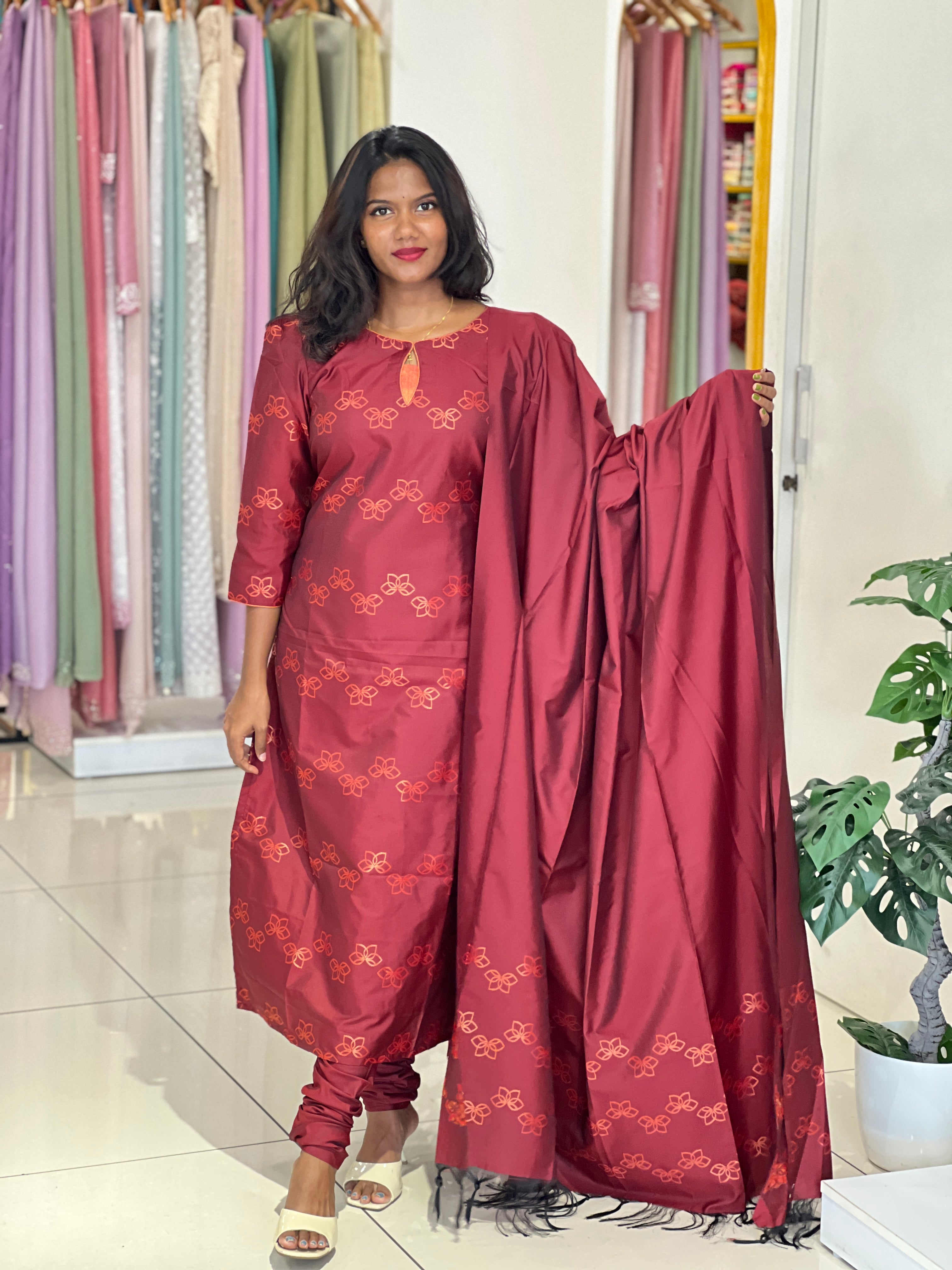 Treditional Semi Silk Kurta Set | IHP152