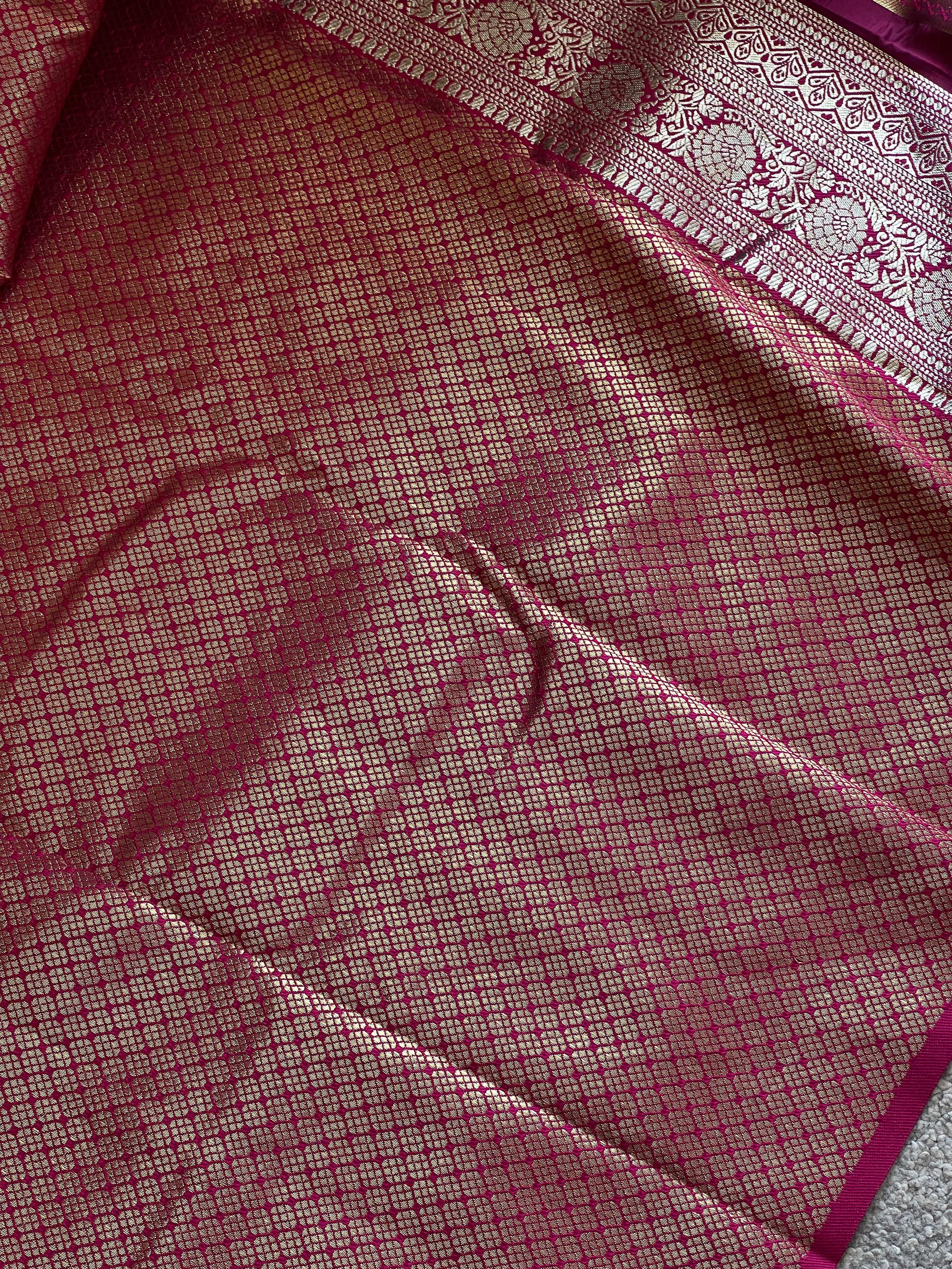Zari Woven Floral Patterned Banarasi Silk Saree | KAC159