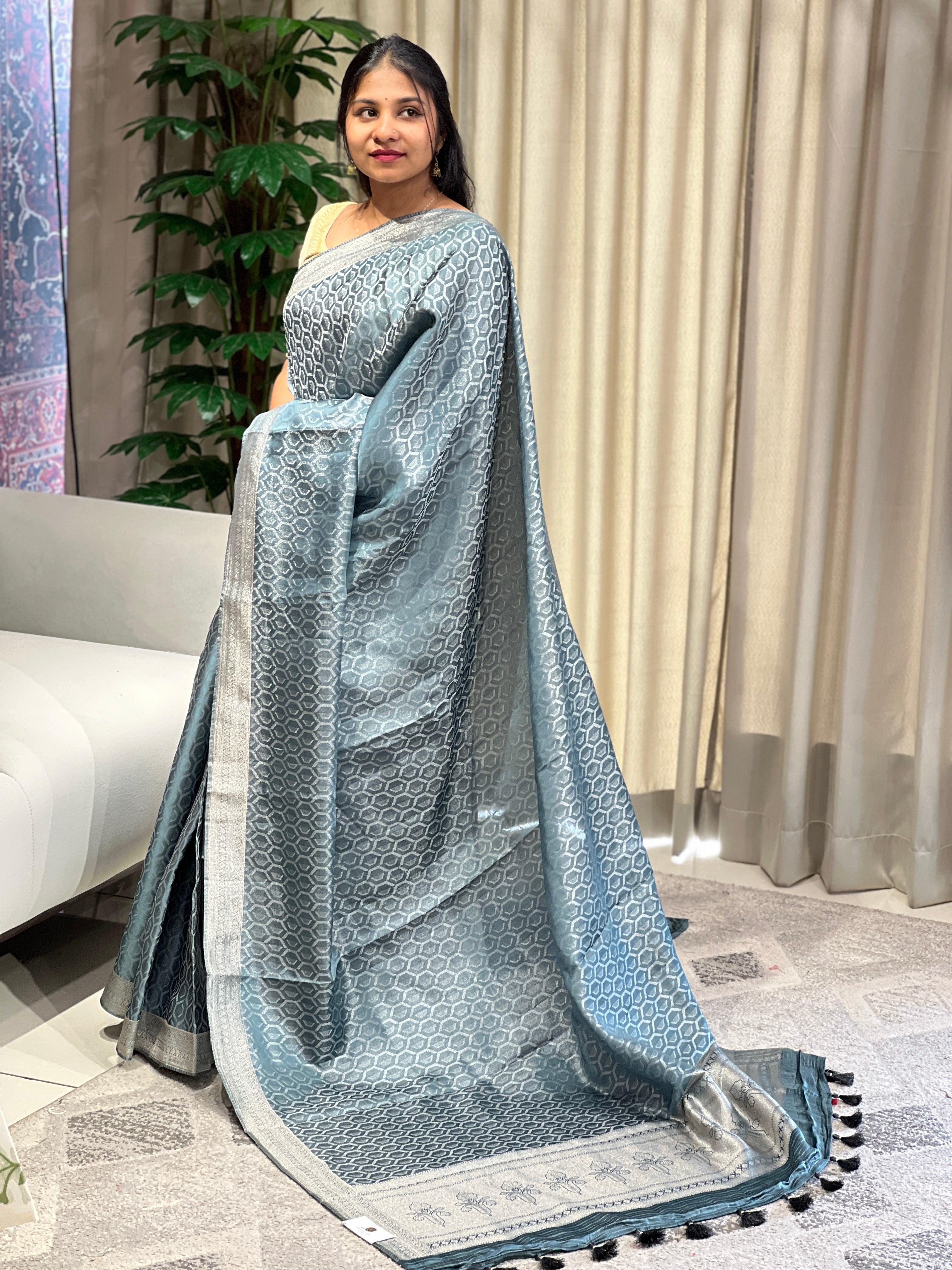 Silver Zari Woven Soft Silk Saree | YNG715