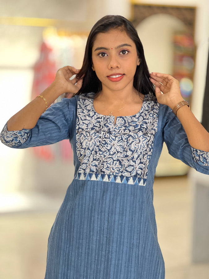 Self Stripe Printed Cotton Kurta | DVC103