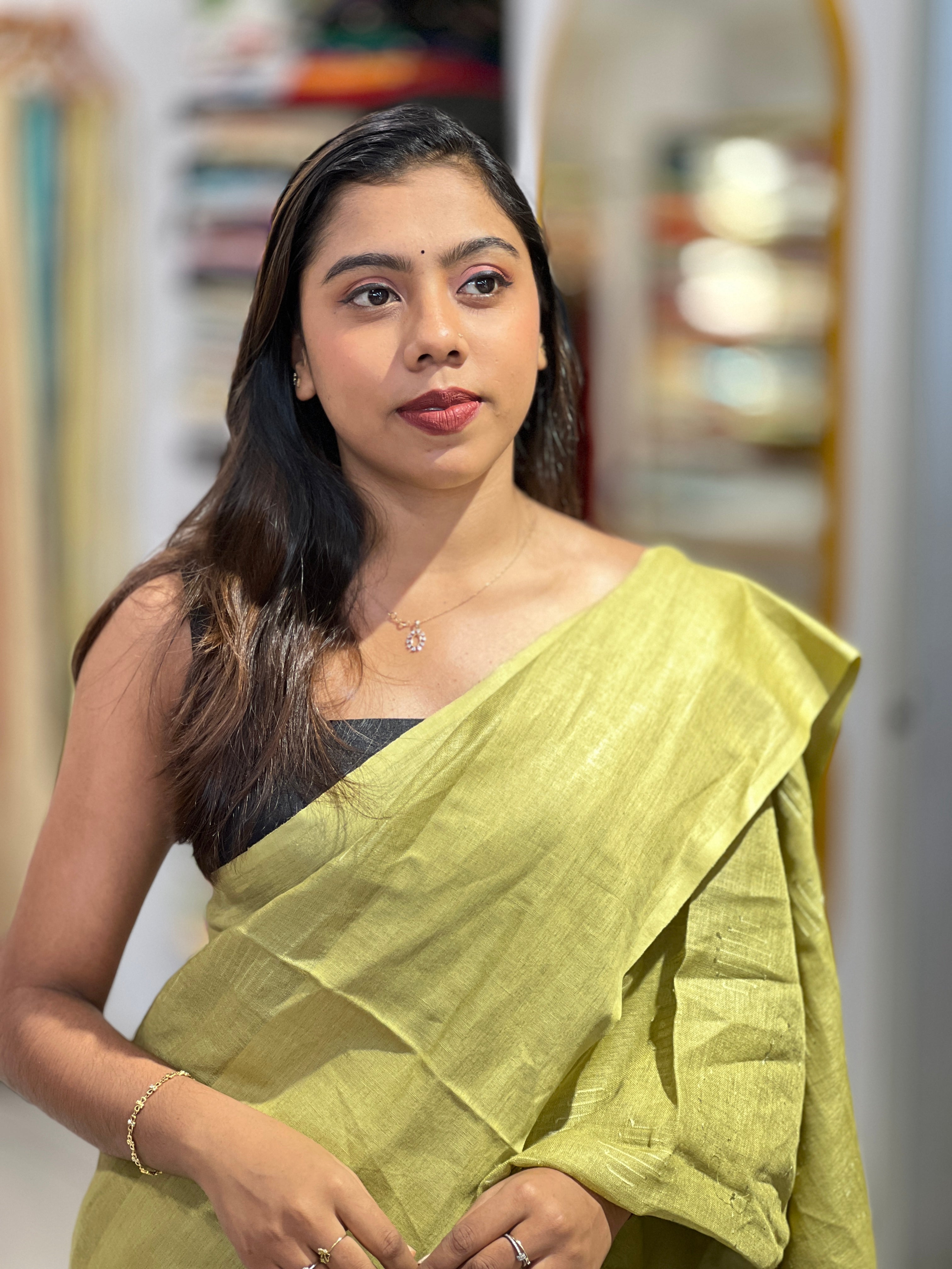 Thread Weaved Semi Linen Saree | EVA109