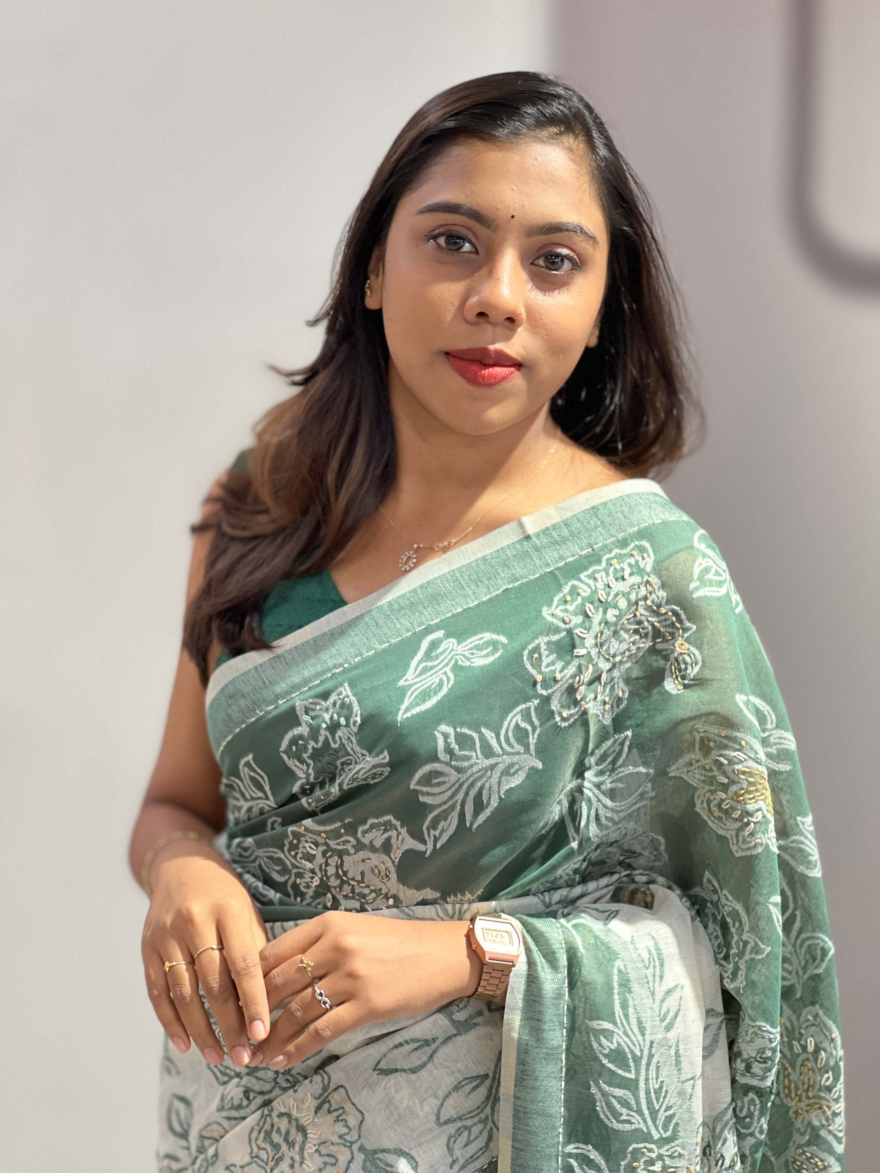 Floral Hand Embroidery Jamdani Saree | BLD1760