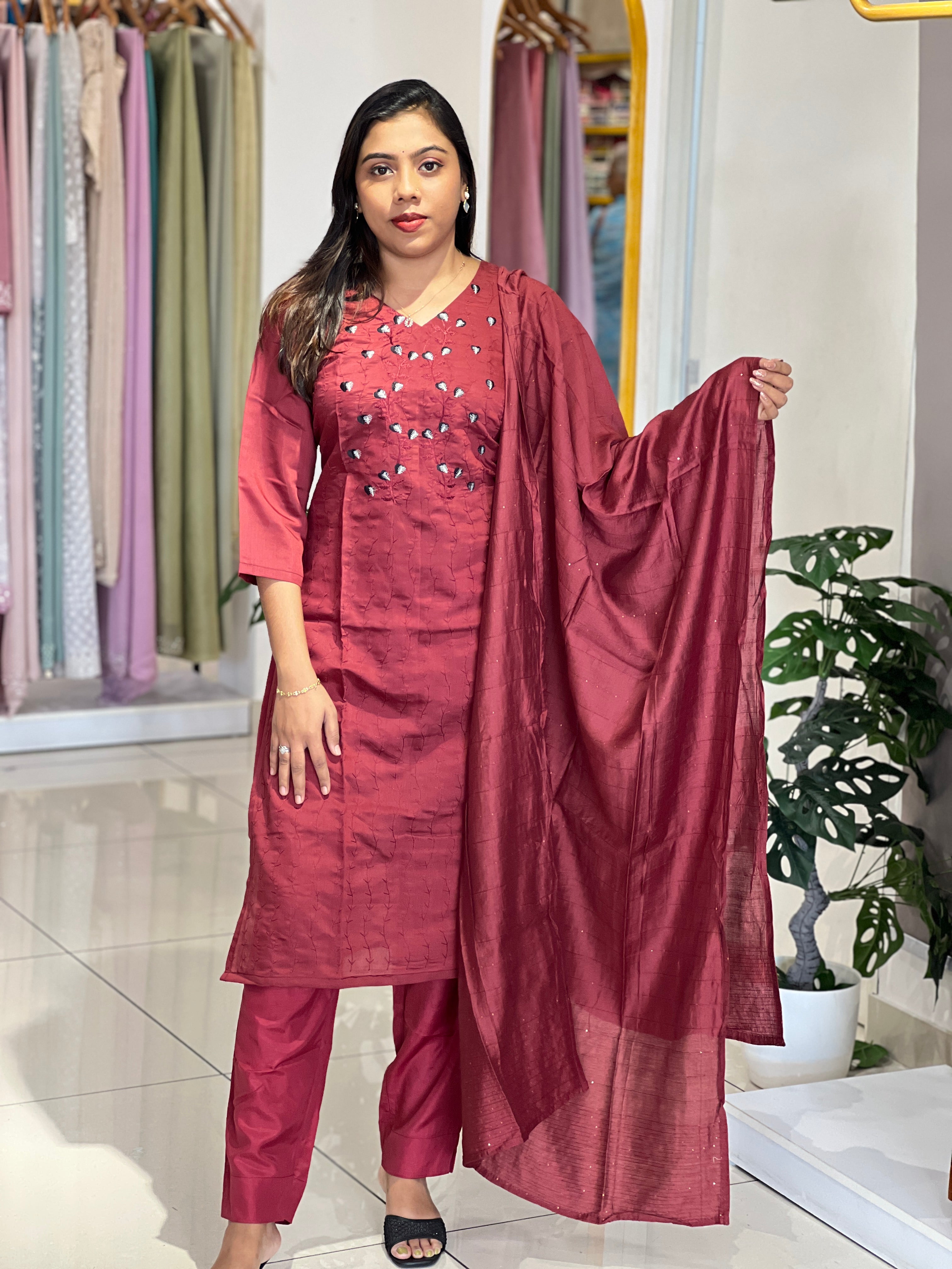 Machine Embroidery Pattern Semi Silk Kurta Set | IHP111