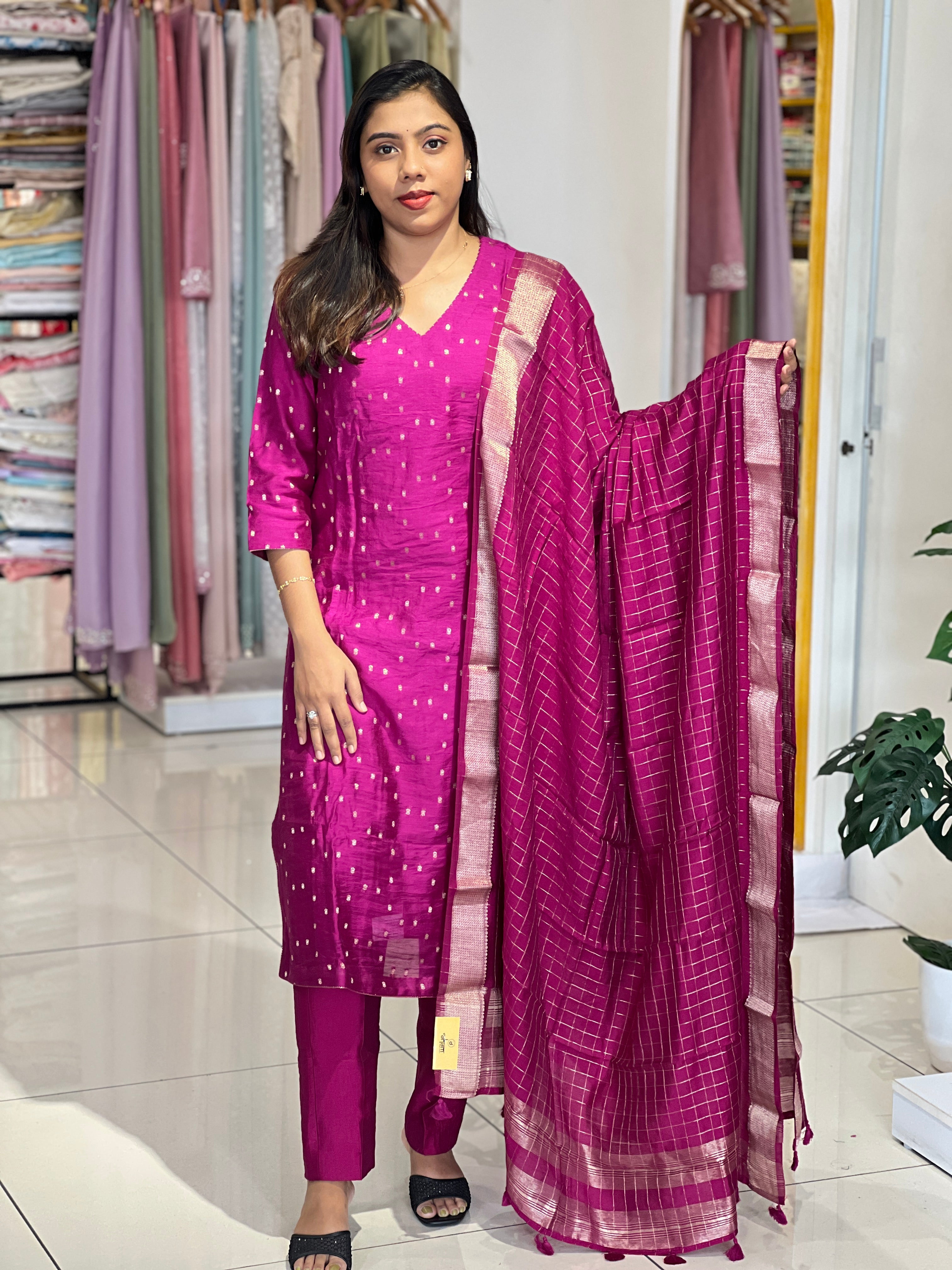 Banarasi Buta Weaved Chanderi Kurta Set |YNG1242