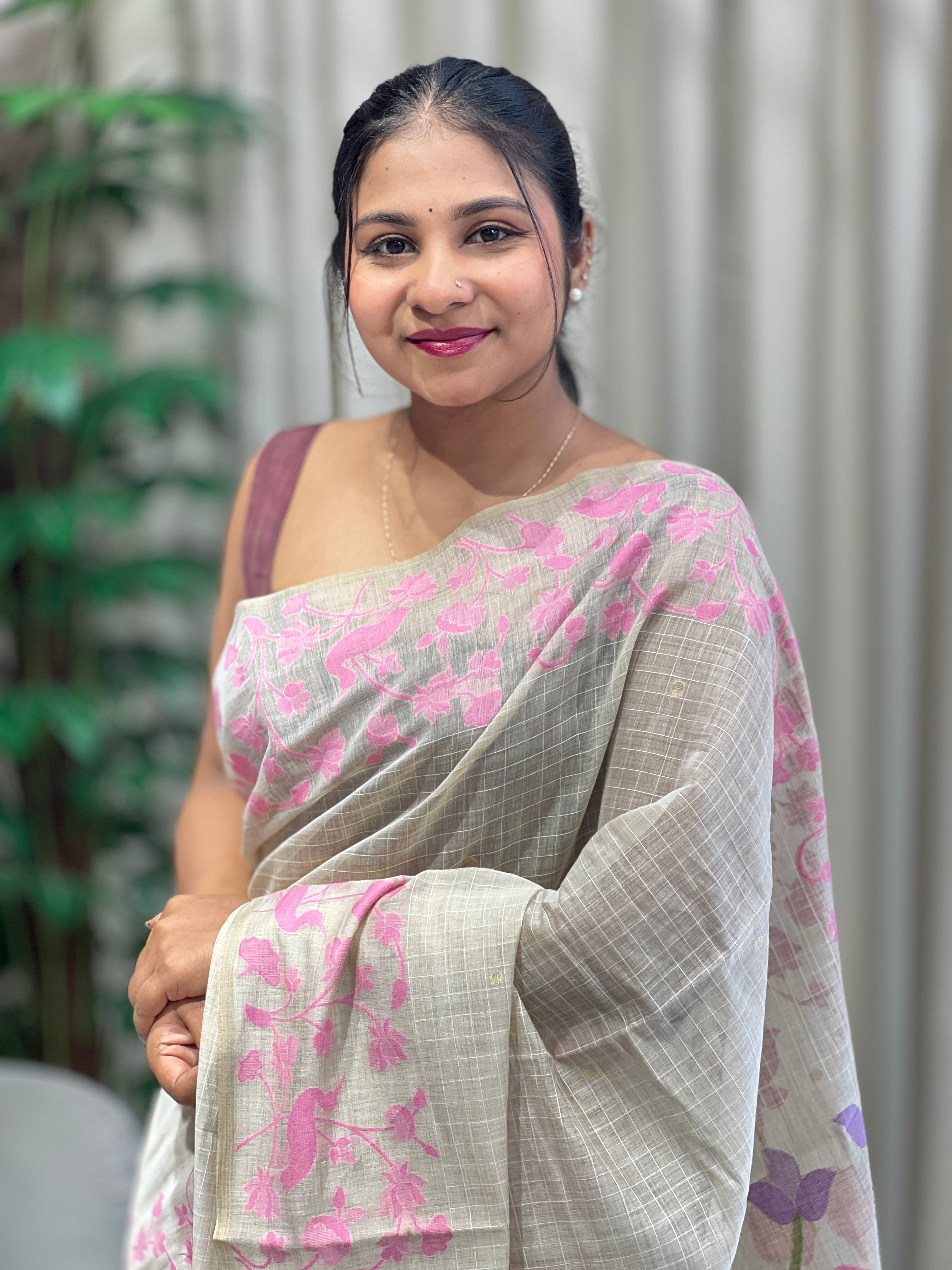 Floral And Bird Patterned Jamdani Saree | YNG848