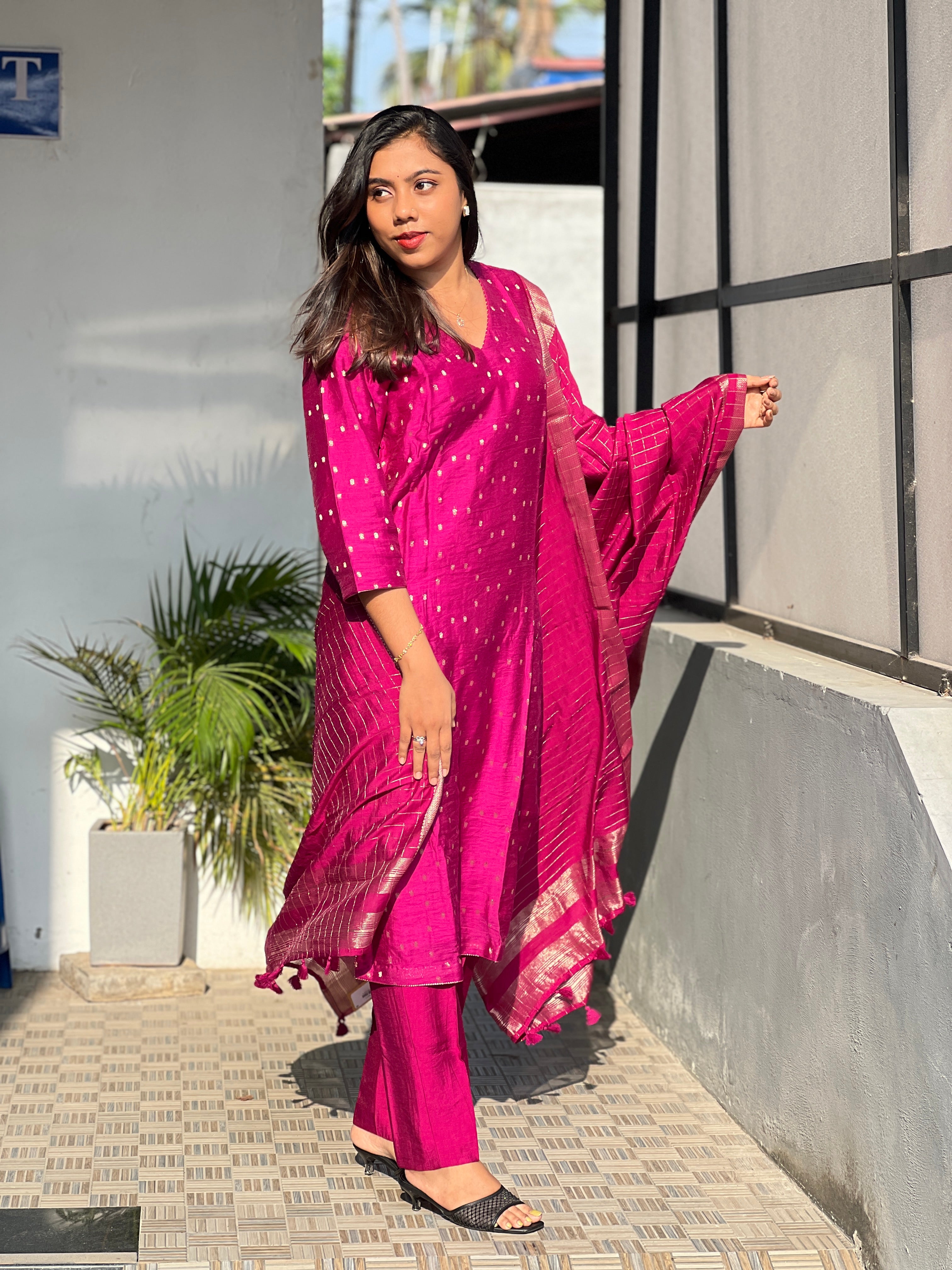 Banarasi Buta Weaved Chanderi Kurta Set |YNG1242