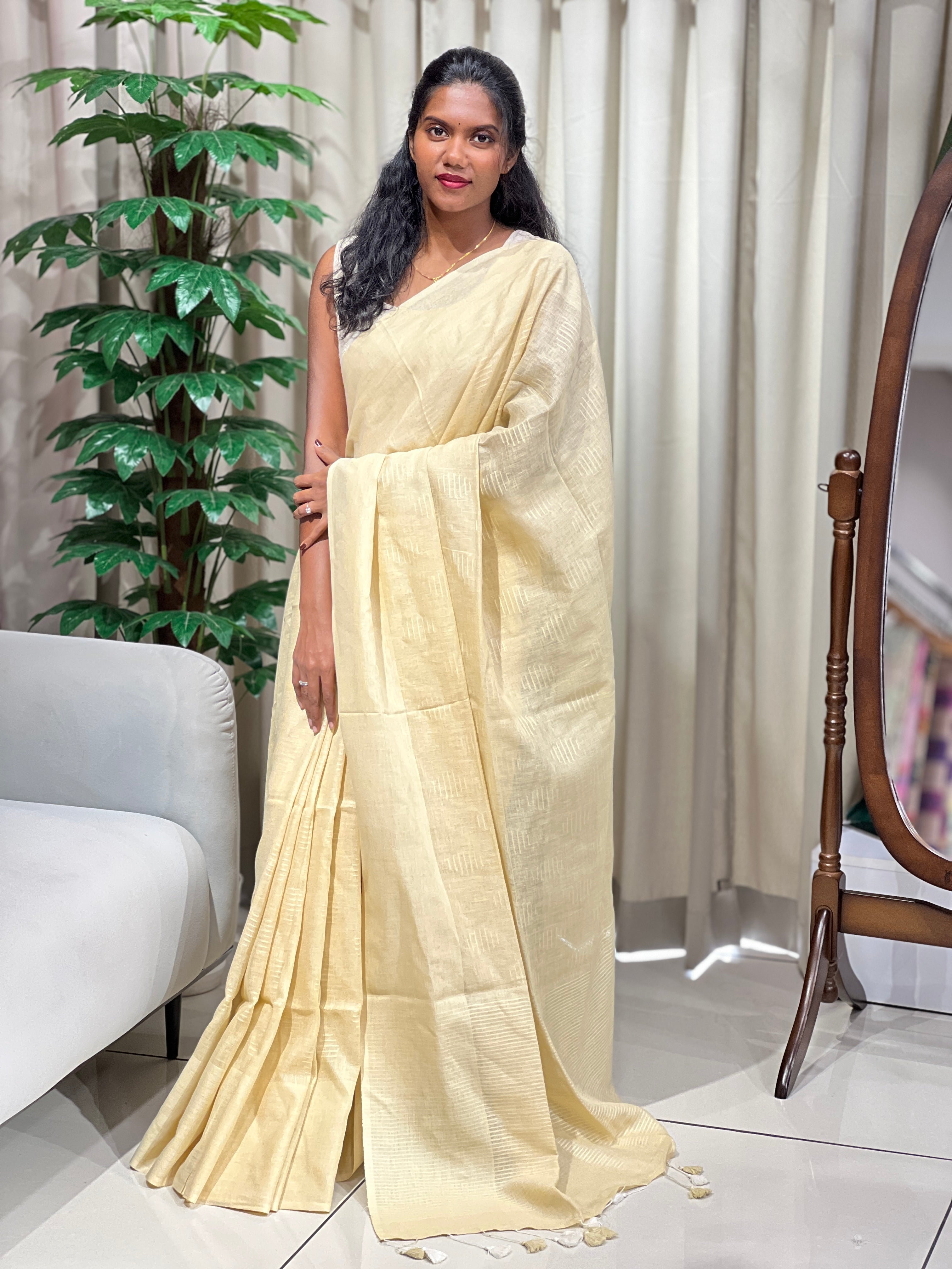 Thread Weaved Semi Linen Saree | EVA106