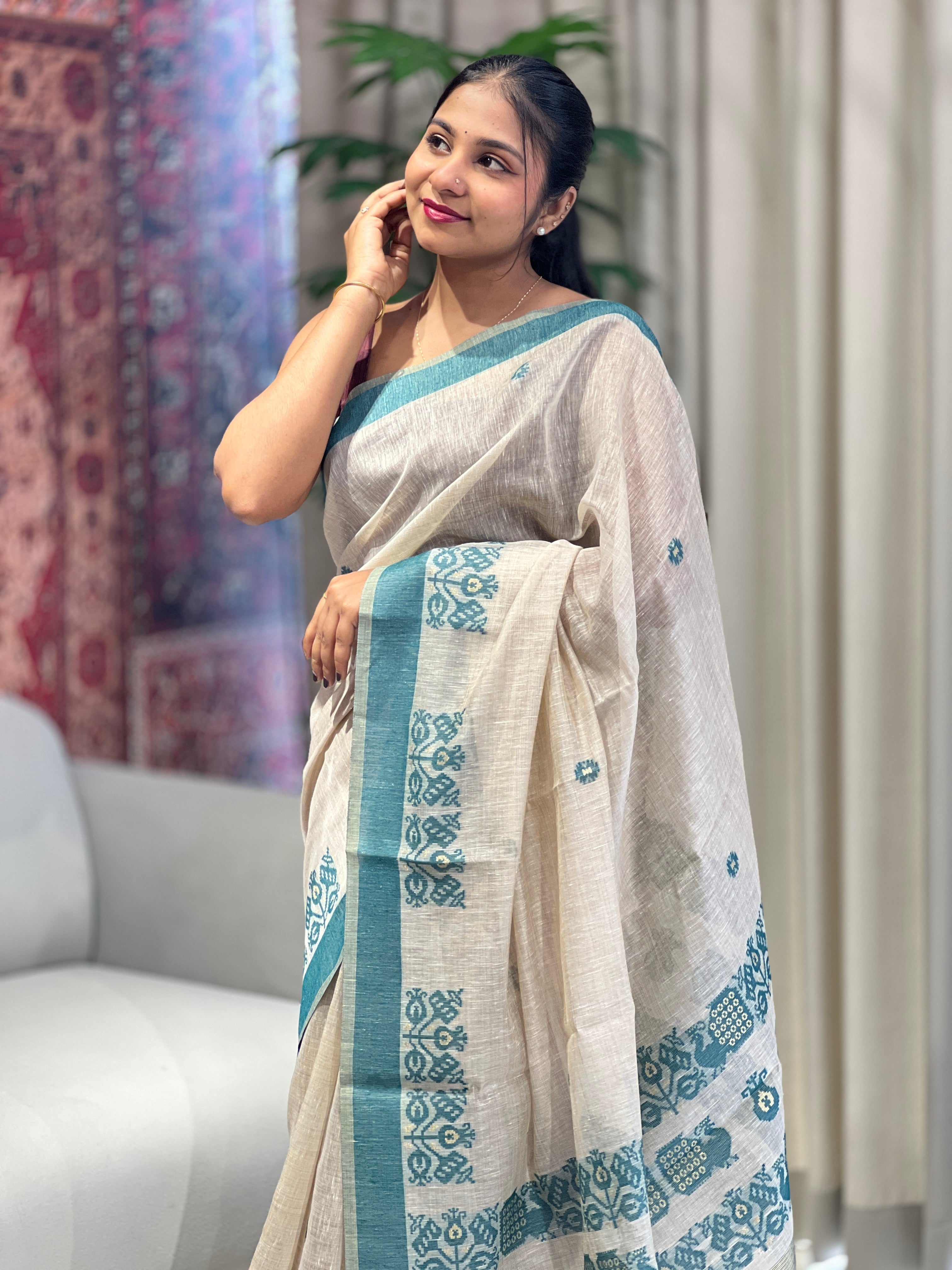 Peacock and Floral Designed Jamdani Saree | YNG855
