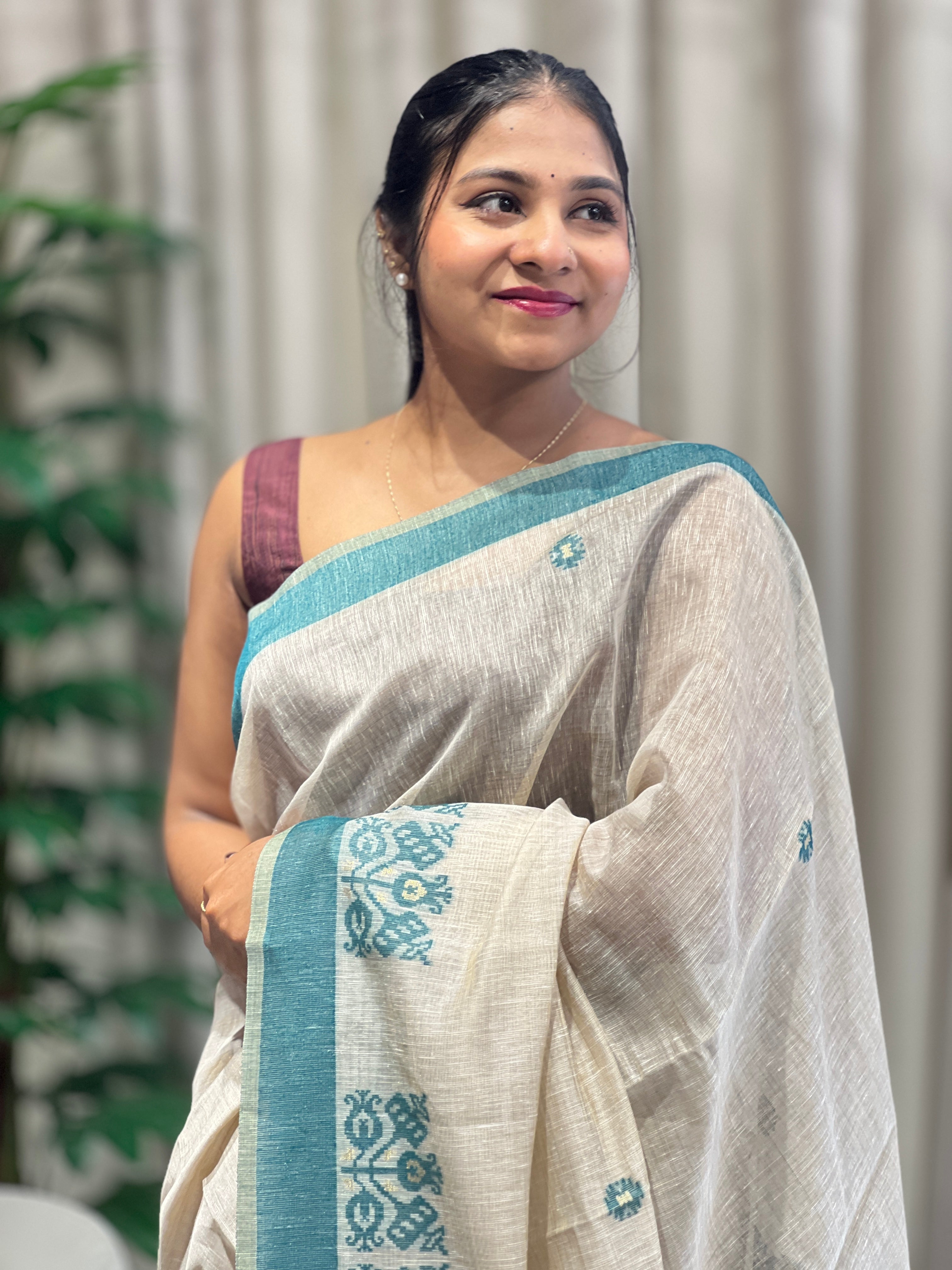 Peacock and Floral Designed Jamdani Saree | YNG855