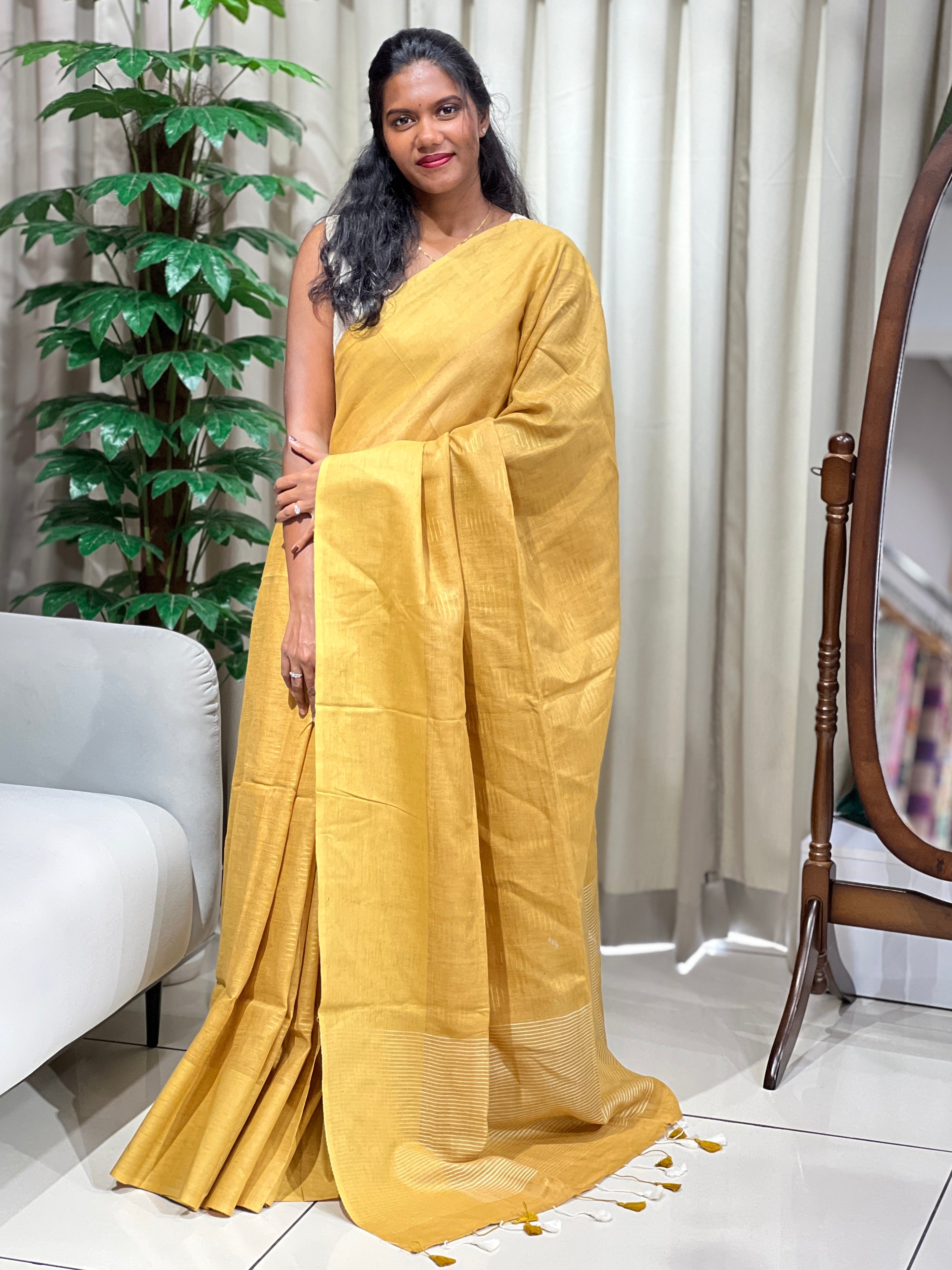 Thread Weaved Semi Linen Saree | EVA107