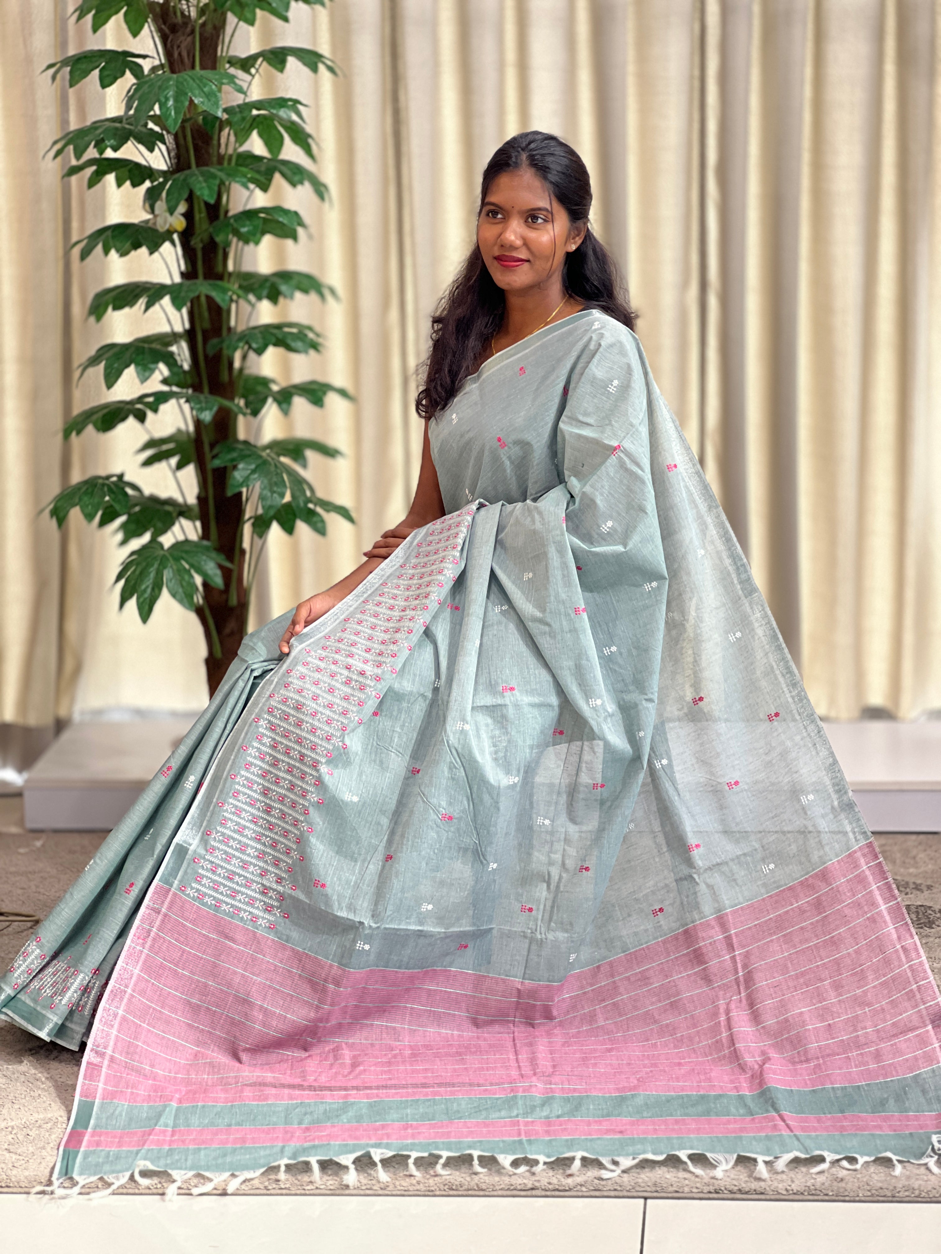 Machine Embroidered Cotton Saree | RVS101