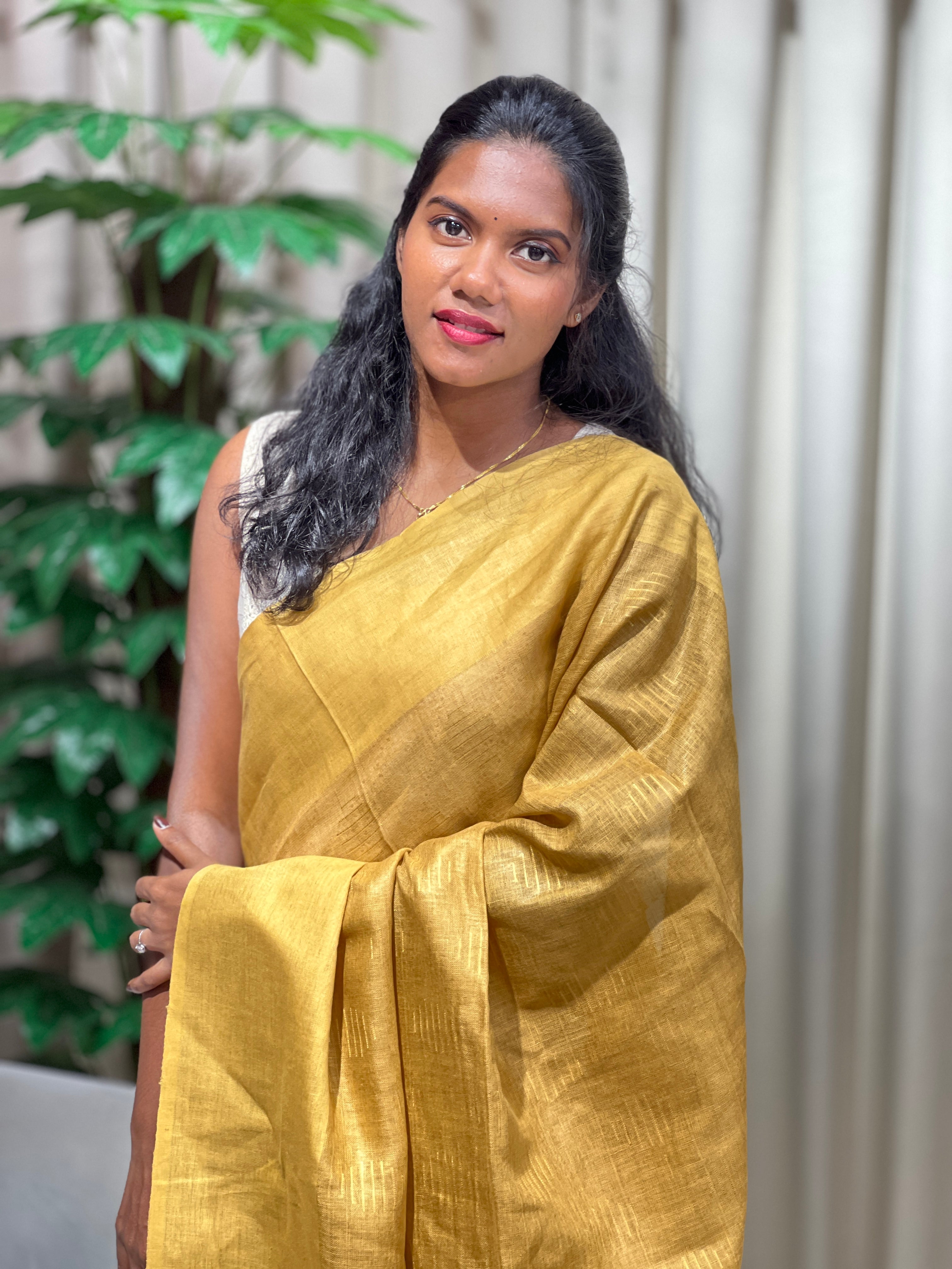 Thread Weaved Semi Linen Saree | EVA107