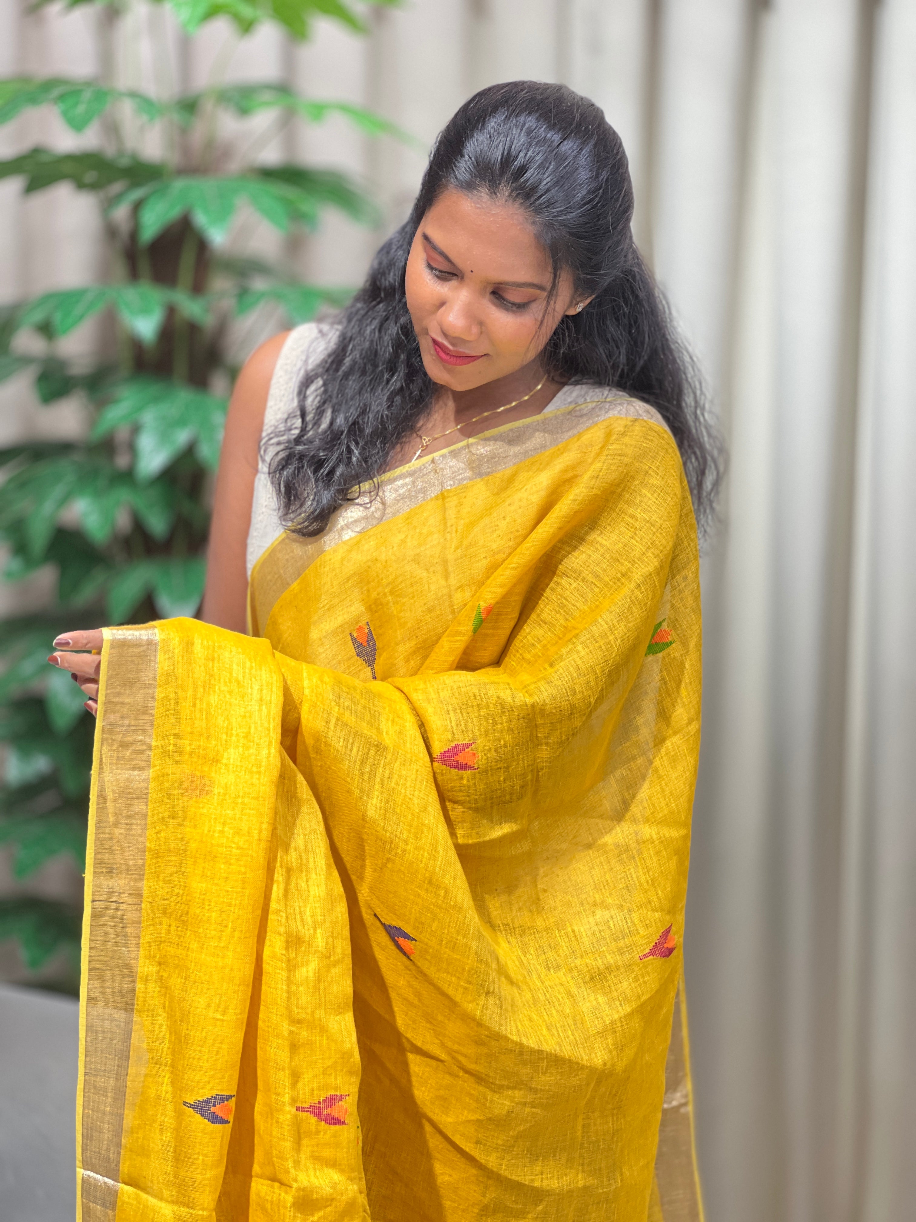 Thread Weaved Pure Linen Saree | EVA124