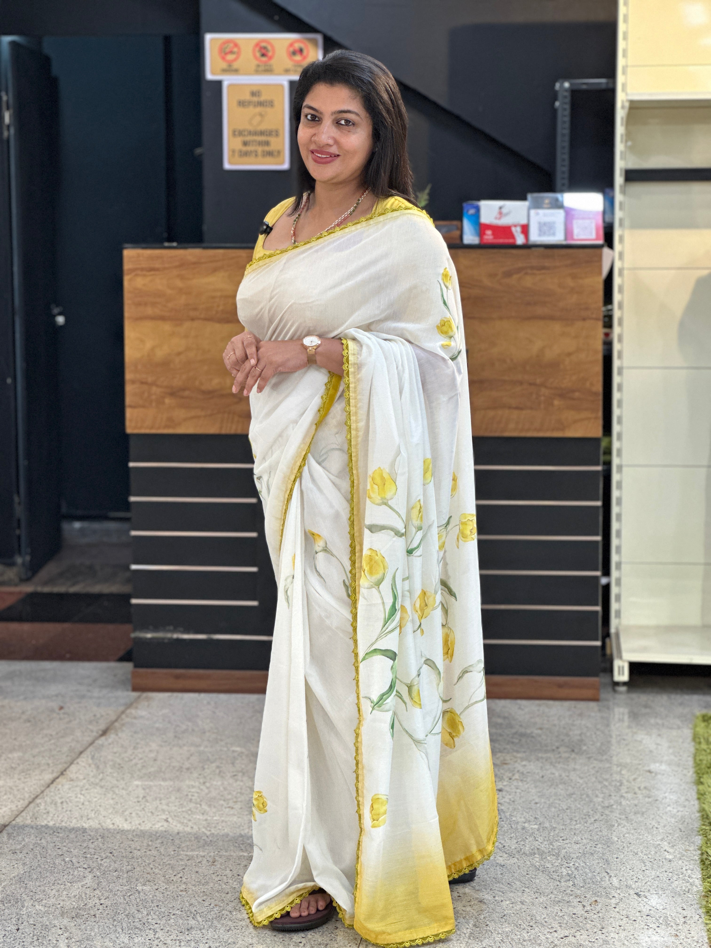 Floral Digital Printed Muslin Finish Saree | HT381