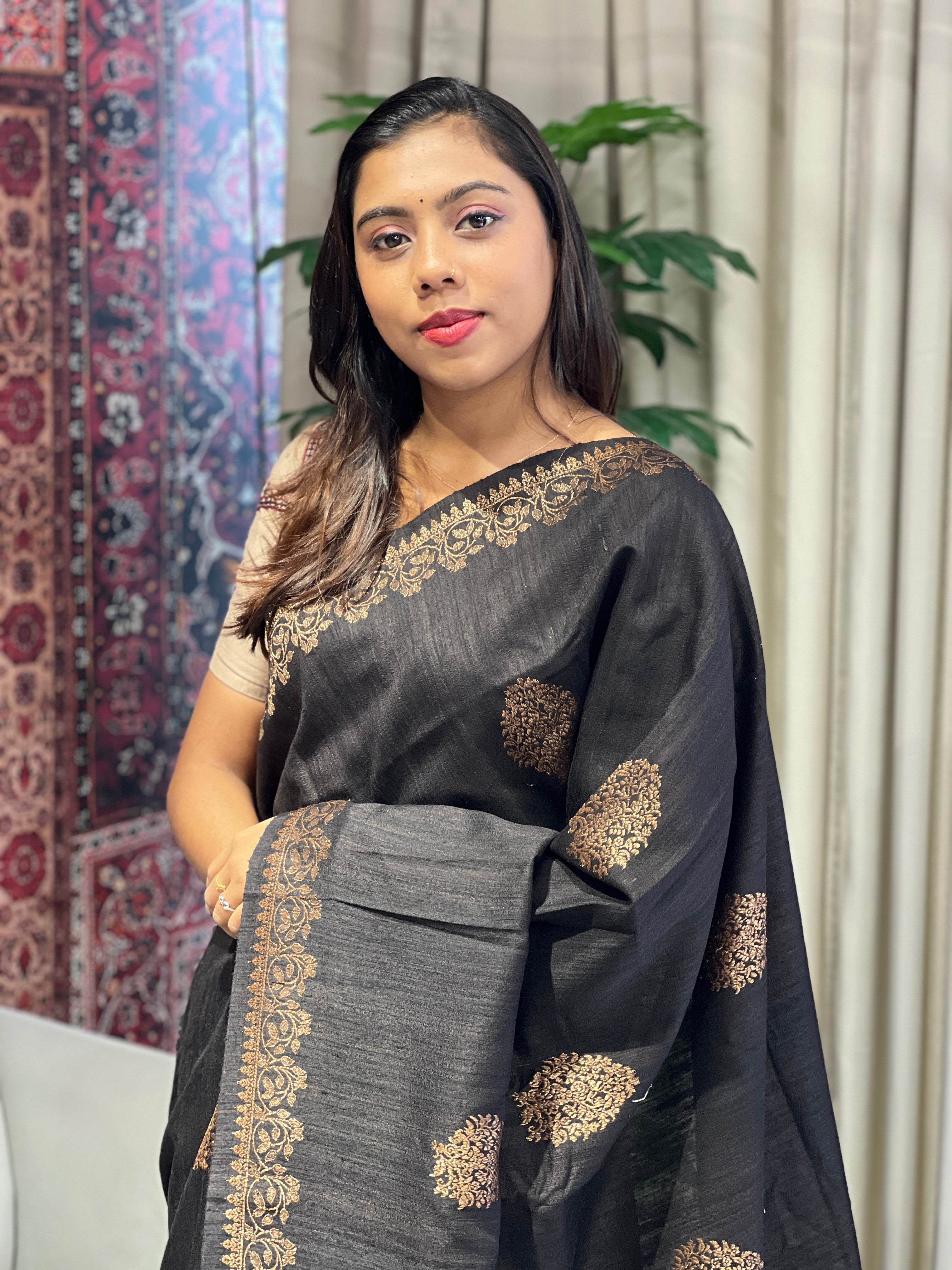 Butta Woven Pure Tussar Banarasi Silk Saree | YNG741